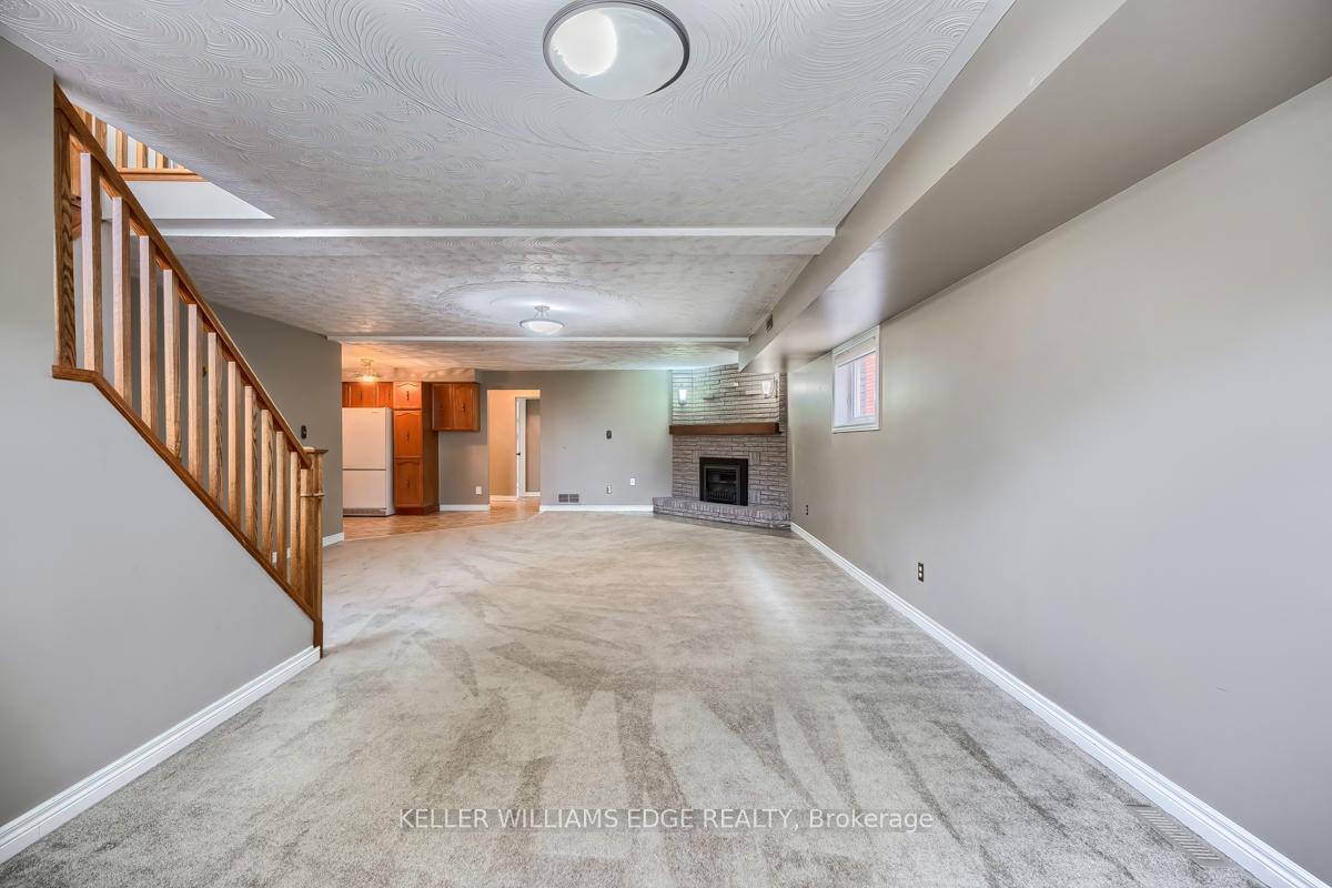 Photo 10 of 15 Kingsberry Street, Hamilton, Lisgar — HOMEH
