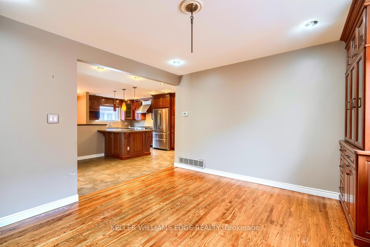 Photo 16 of 15 Kingsberry Street, Hamilton, Lisgar — HOMEH