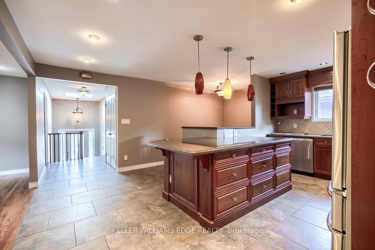 Photo 26 of 15 Kingsberry Street, Hamilton, Lisgar — HOMEH