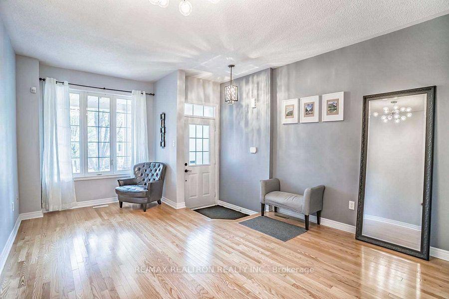 Photo 10 of 67 Pillar Rock Crescent, Markham, Victoria Manor-Jennings Gate — HOMEH