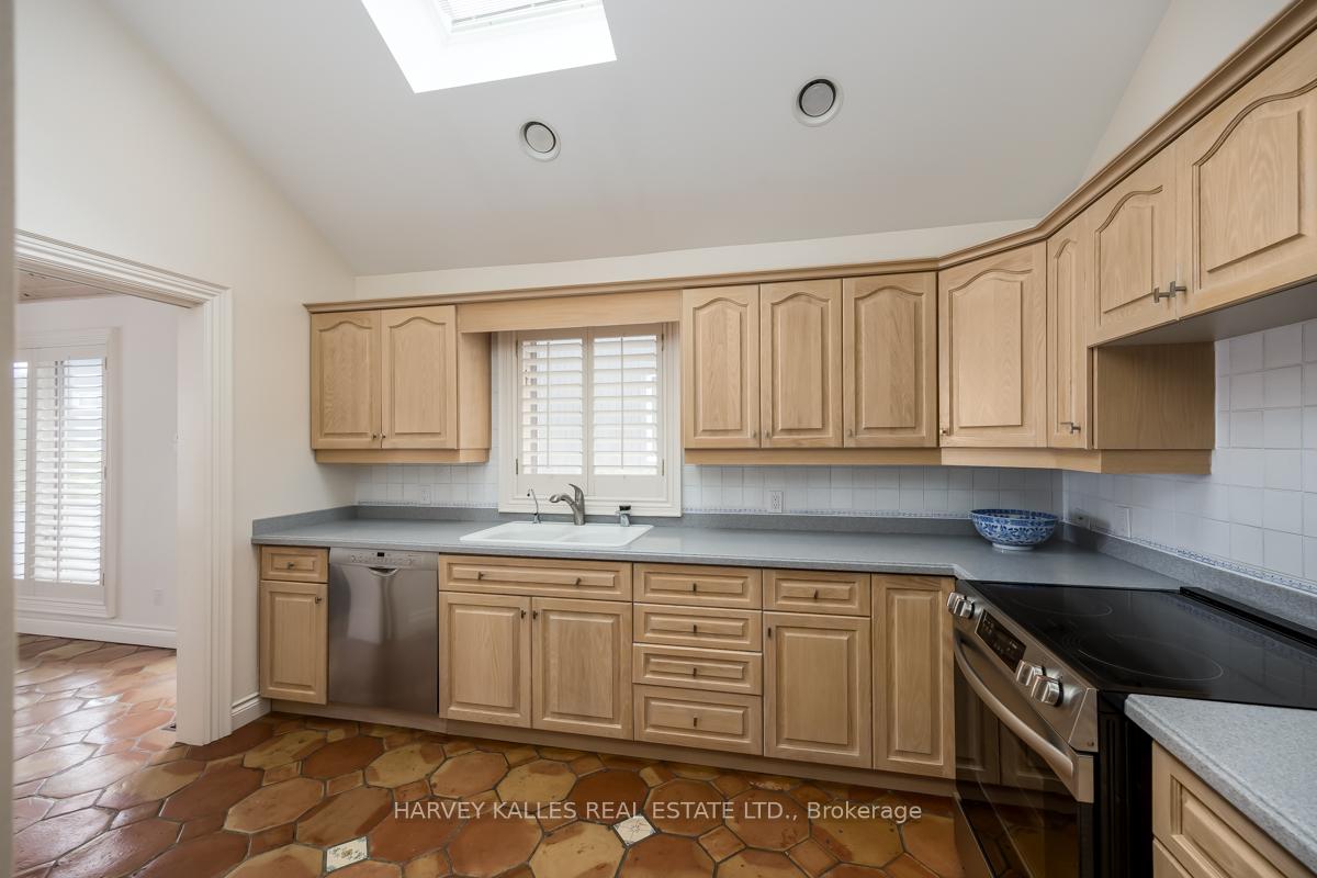 Photo 5 of 1373 Maple Road, Innisfil, Rural Innisfil — HOMEH