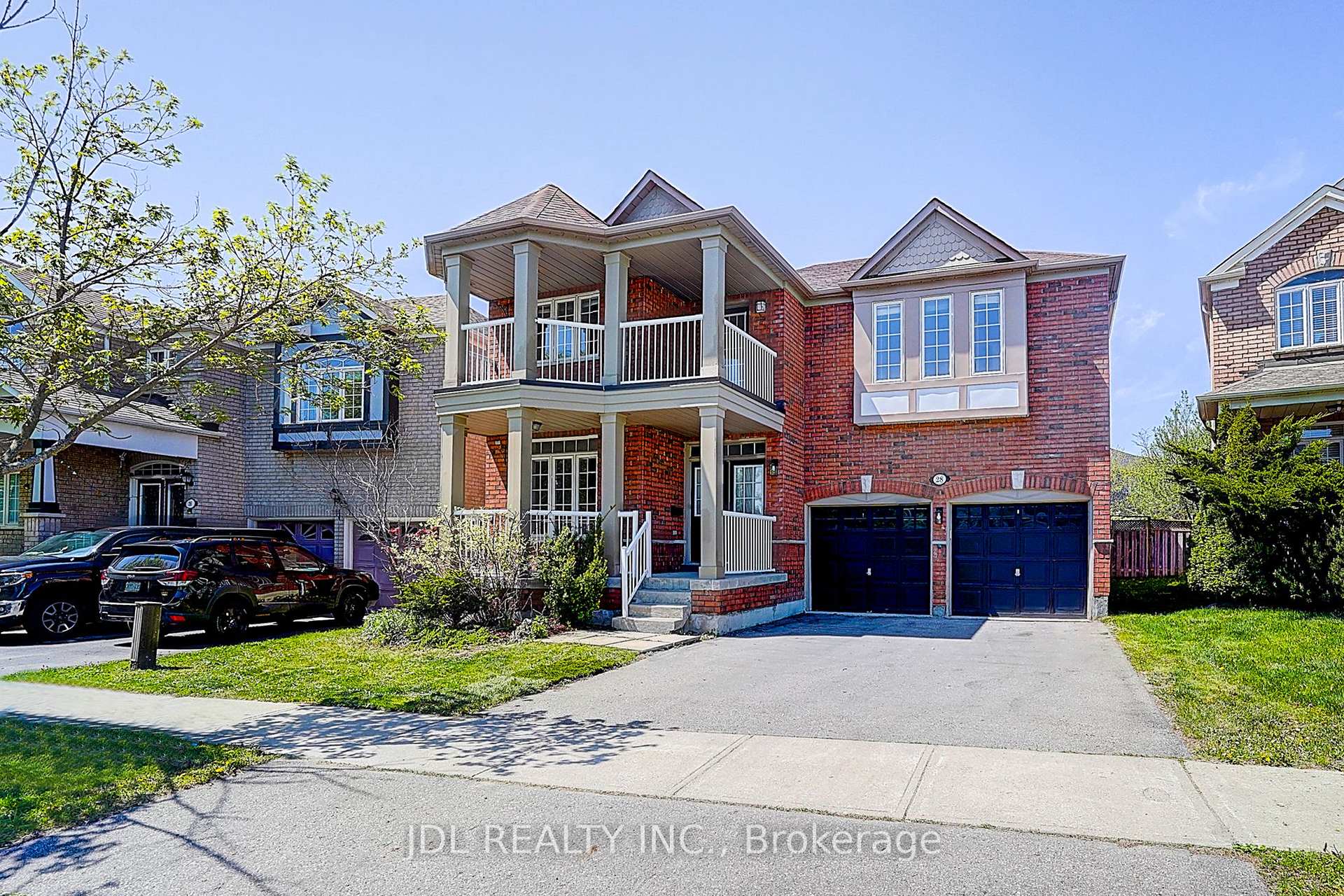 Photo 3 of 28 Emery Hill Boulevard, Markham, Berczy — HOMEH