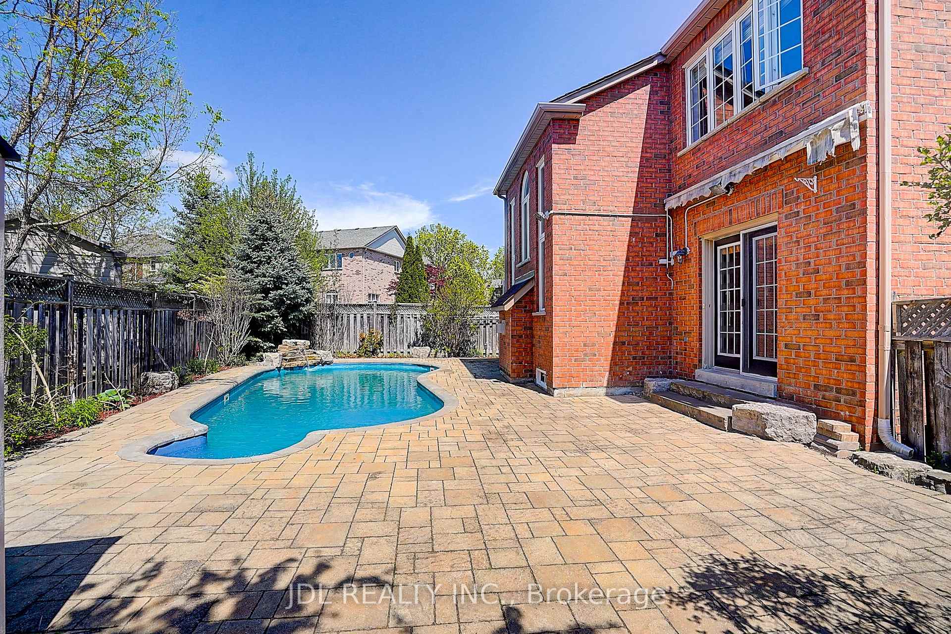 Photo 5 of 28 Emery Hill Boulevard, Markham, Berczy — HOMEH