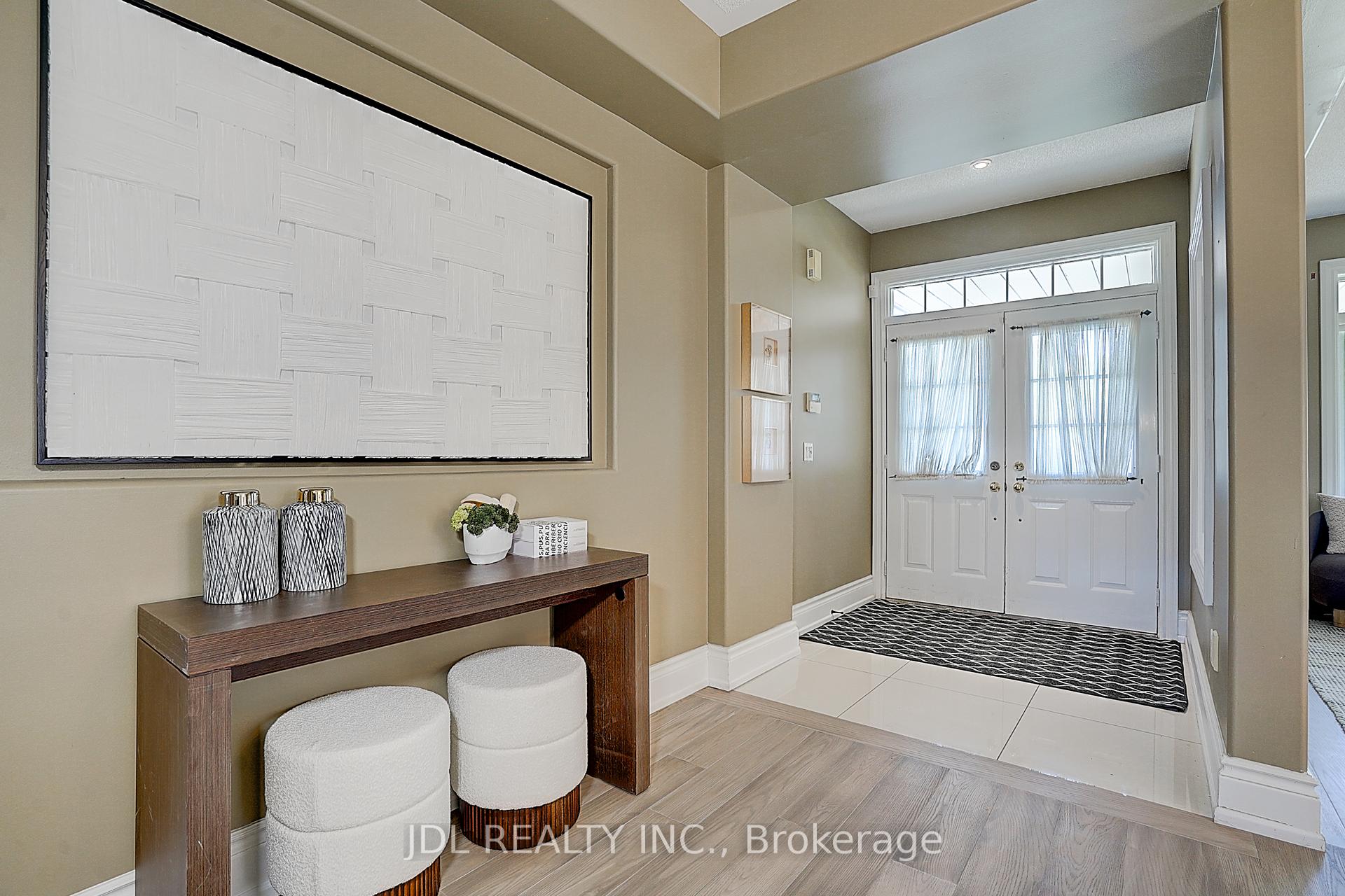 Photo 10 of 28 Emery Hill Boulevard, Markham, Berczy — HOMEH