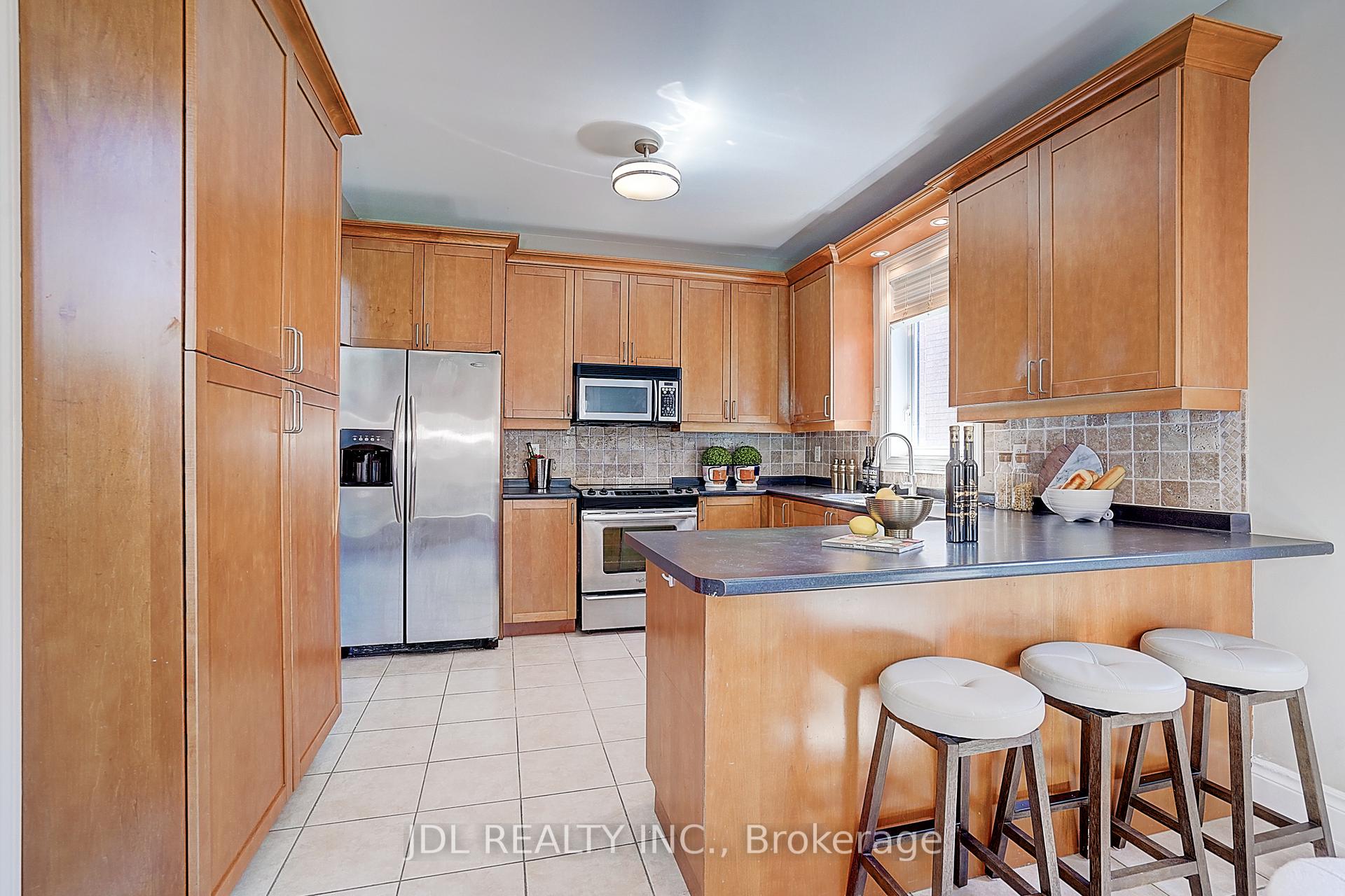 Photo 22 of 28 Emery Hill Boulevard, Markham, Berczy — HOMEH