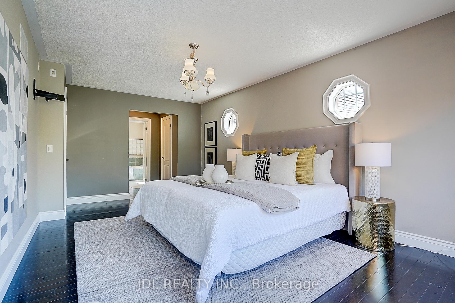 Photo 30 of 28 Emery Hill Boulevard, Markham, Berczy — HOMEH