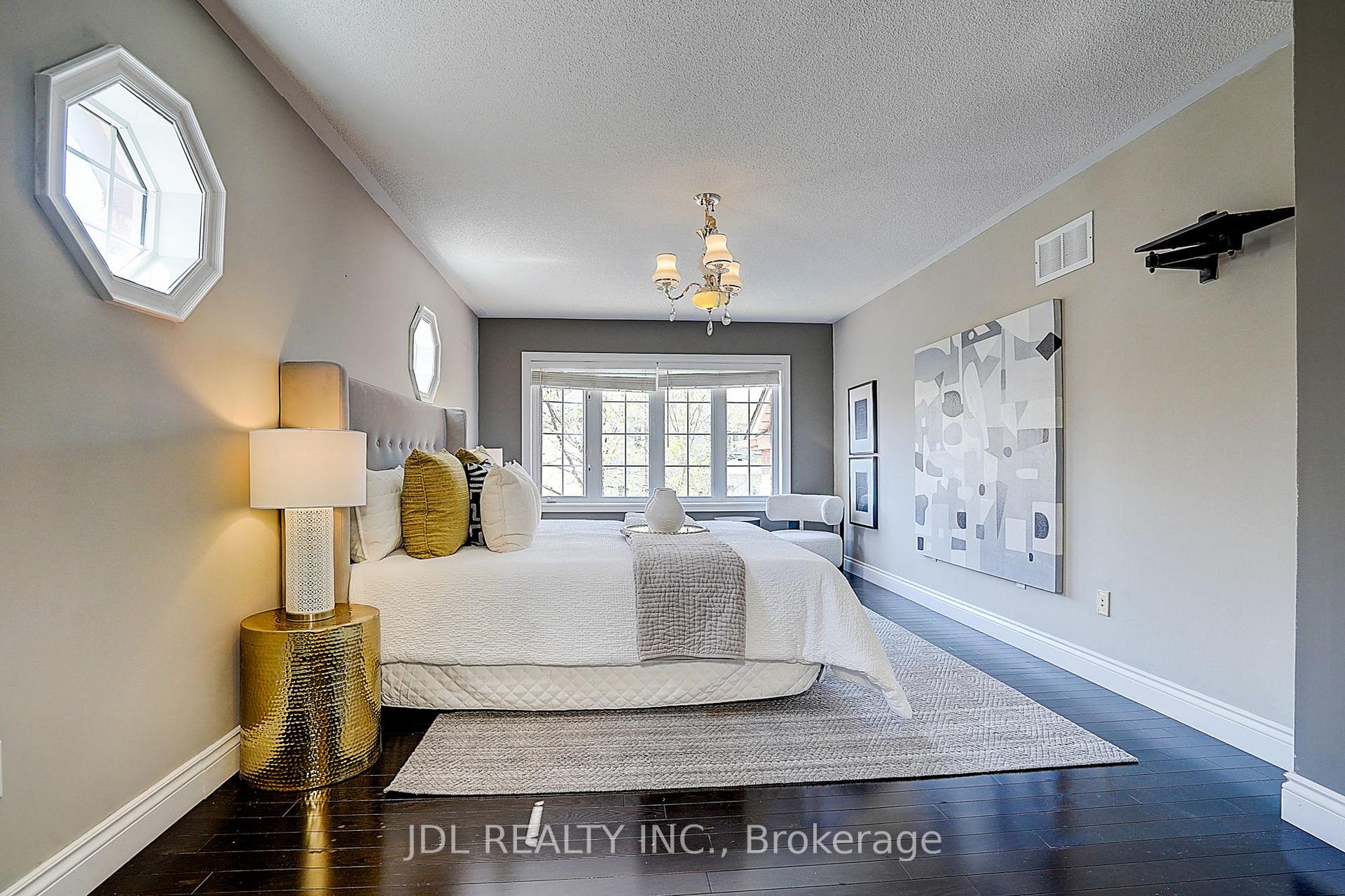 Photo 31 of 28 Emery Hill Boulevard, Markham, Berczy — HOMEH