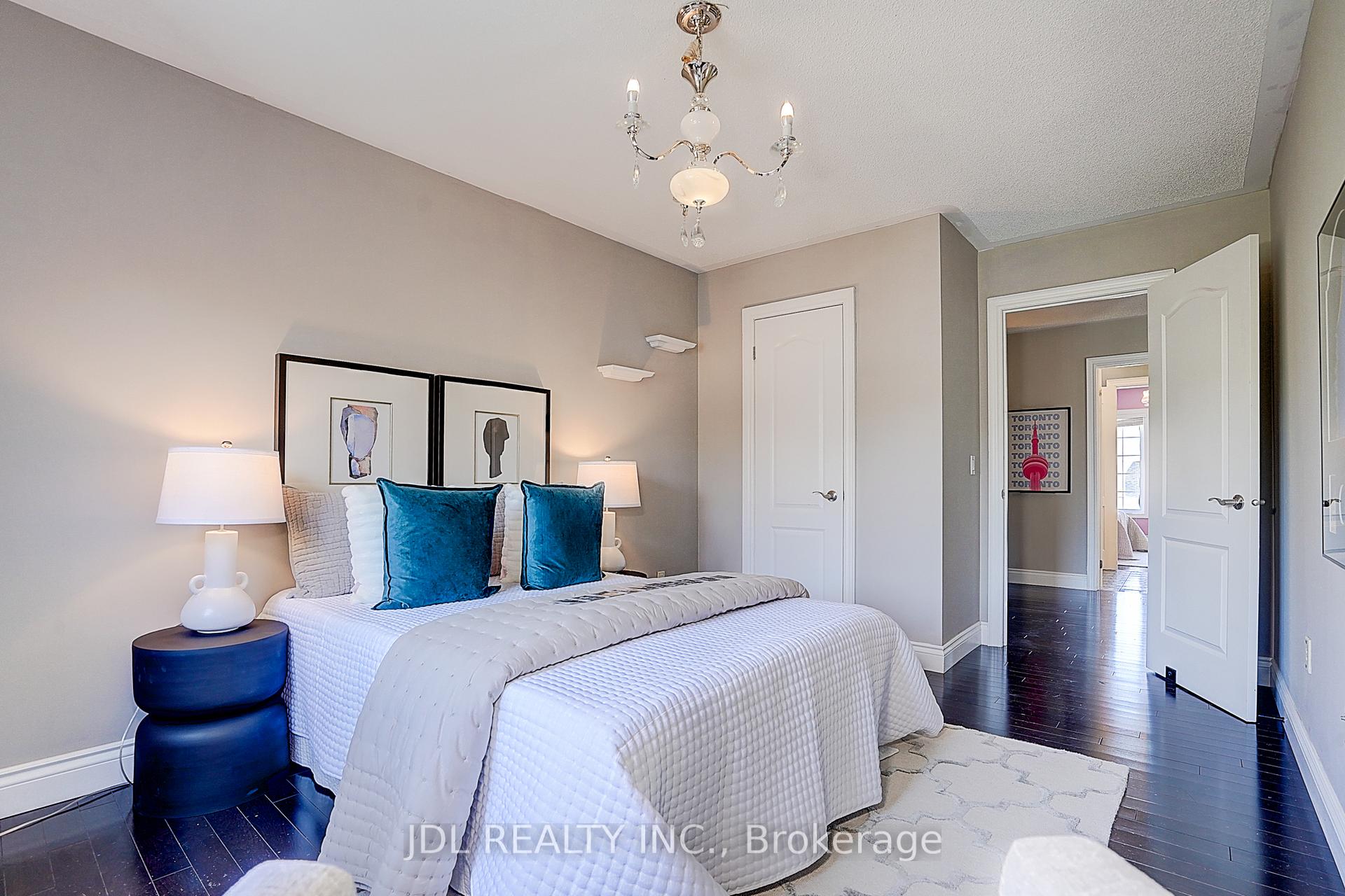 Photo 34 of 28 Emery Hill Boulevard, Markham, Berczy — HOMEH