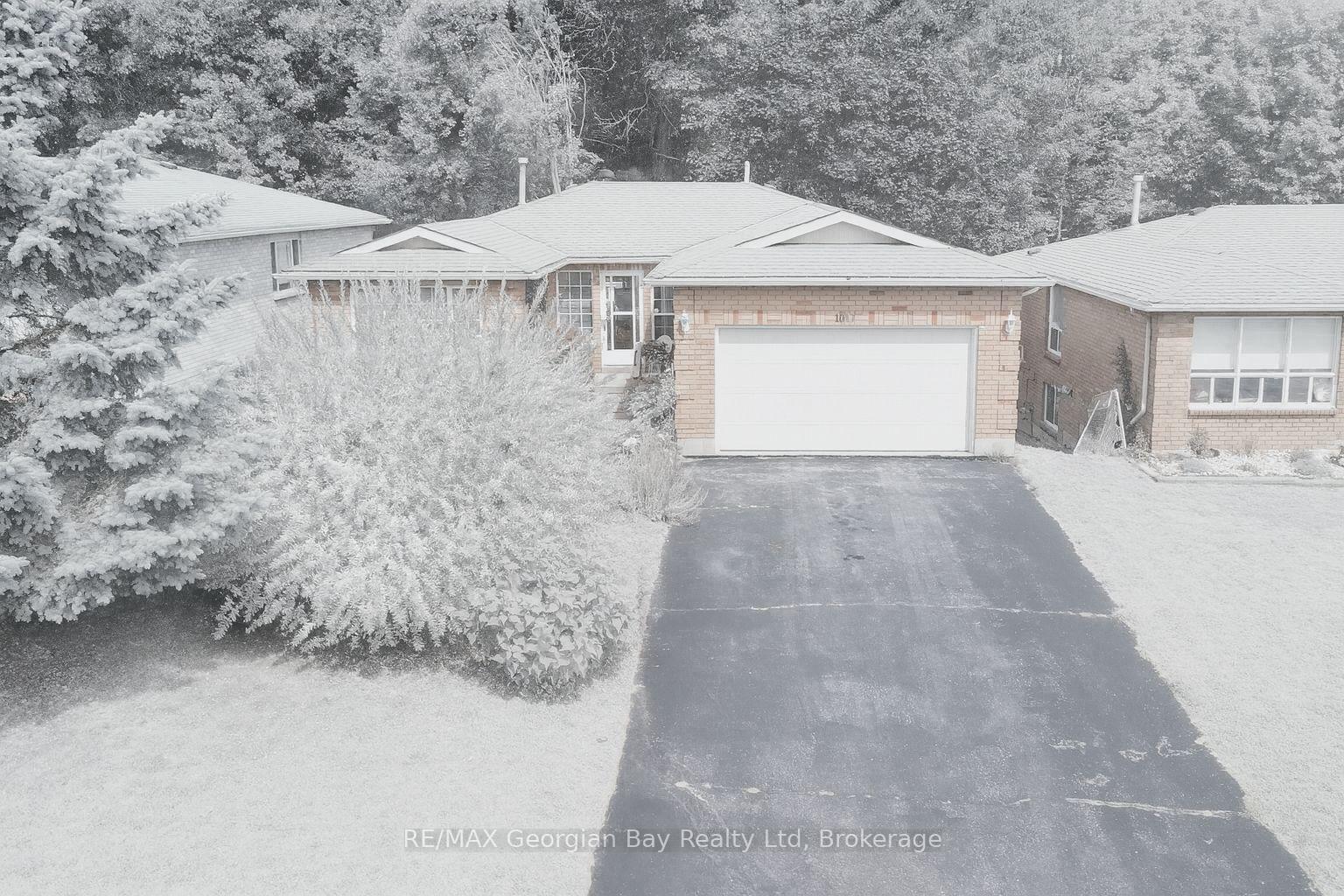 Photo 1 of 1057 Dina Crescent, Midland — HOMEH