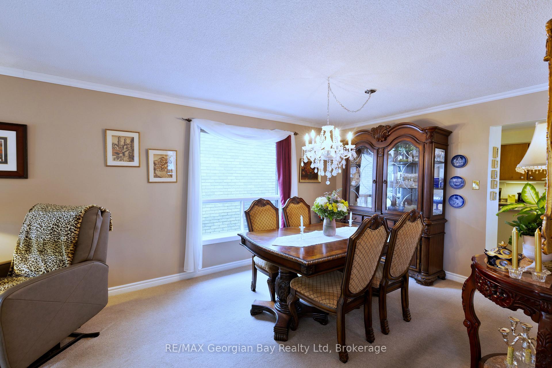 Photo 7 of 1057 Dina Crescent, Midland — HOMEH