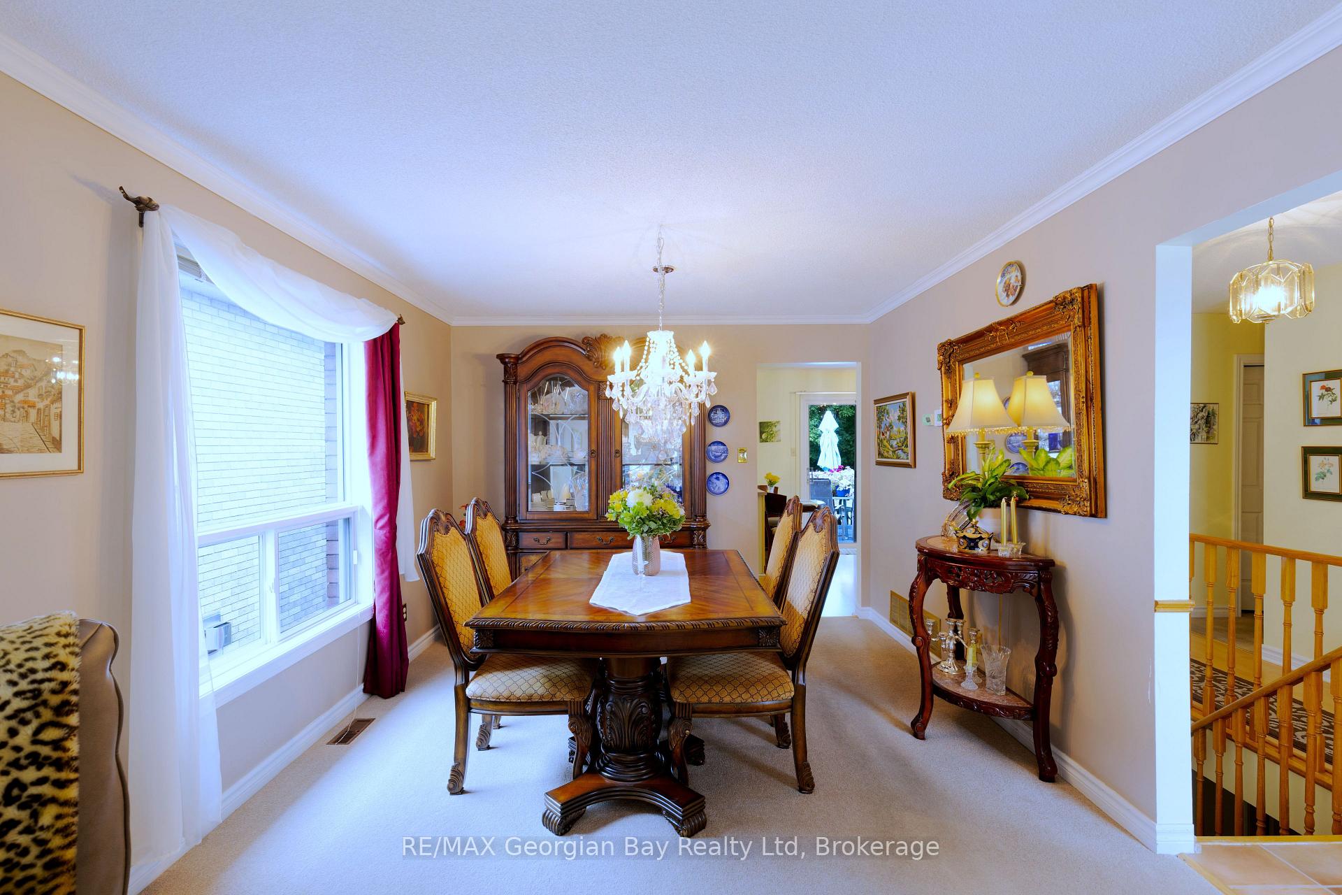 Photo 8 of 1057 Dina Crescent, Midland — HOMEH
