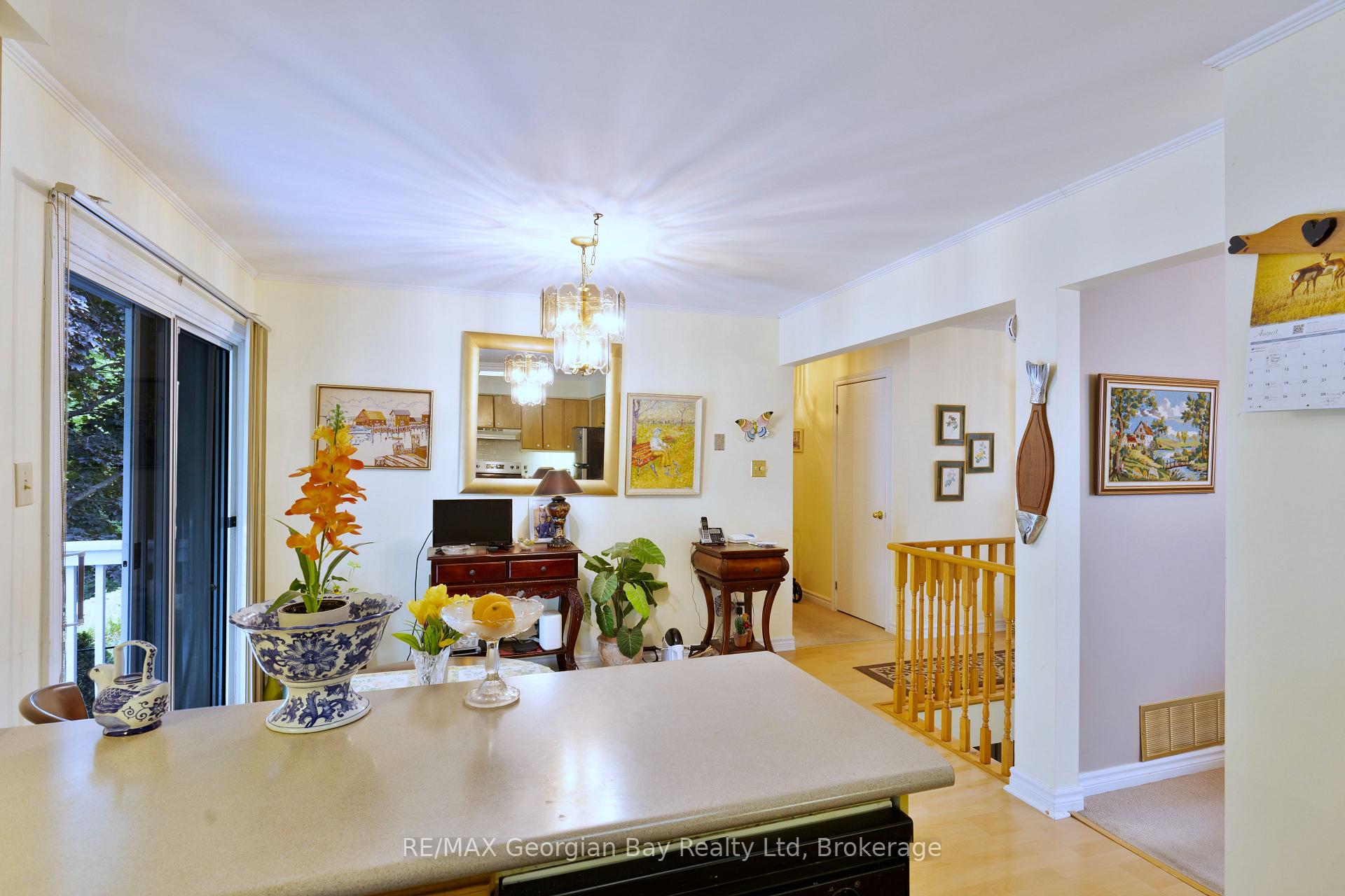 Photo 14 of 1057 Dina Crescent, Midland — HOMEH