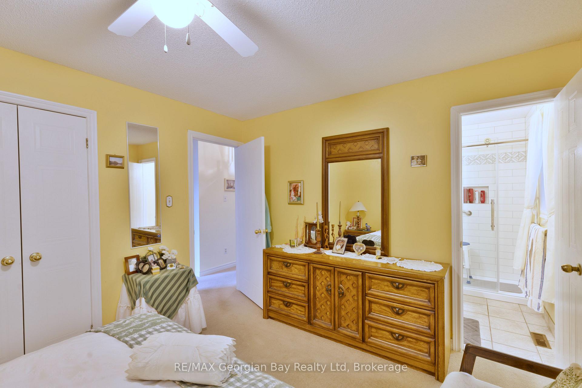 Photo 16 of 1057 Dina Crescent, Midland — HOMEH