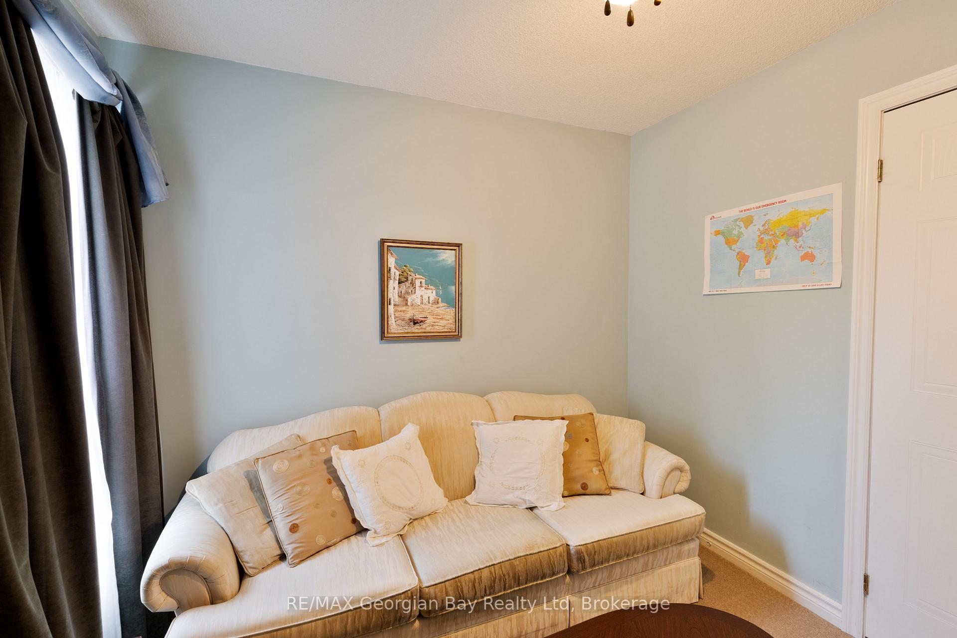 Photo 21 of 1057 Dina Crescent, Midland — HOMEH