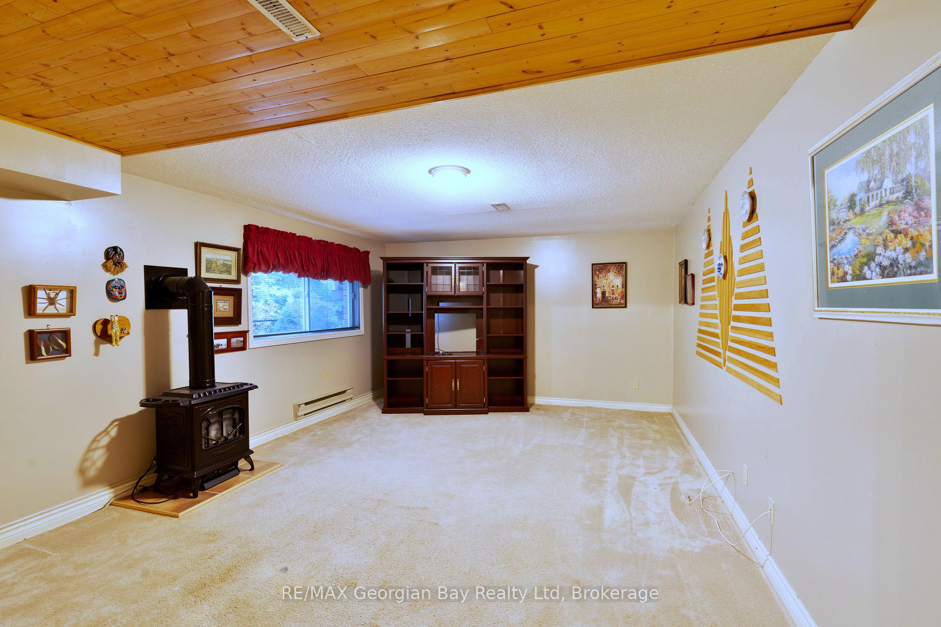 Photo 23 of 1057 Dina Crescent, Midland — HOMEH