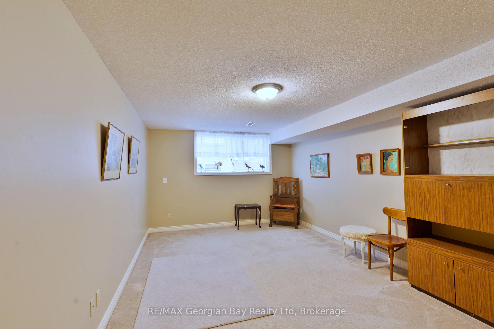 Photo 25 of 1057 Dina Crescent, Midland — HOMEH