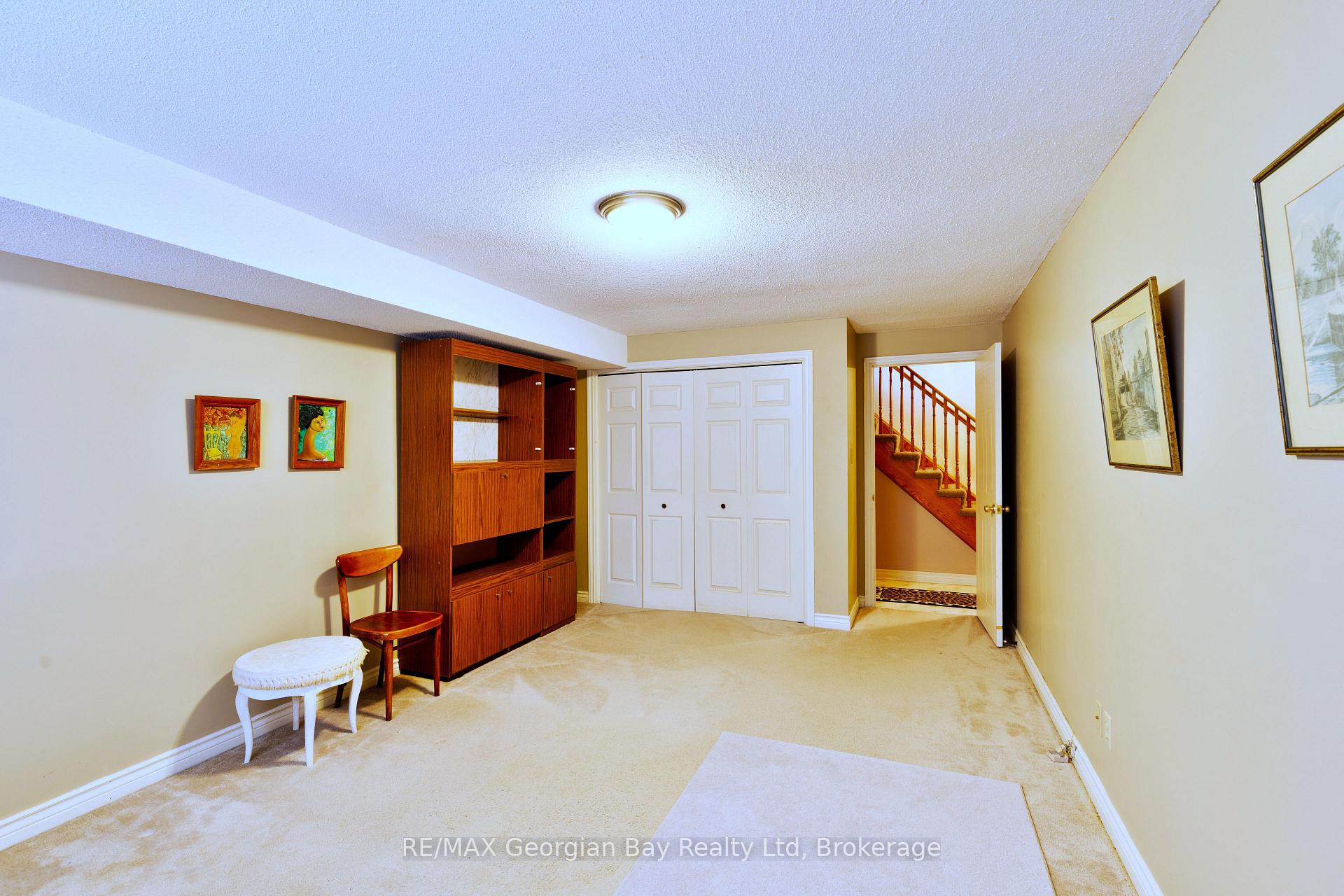 Photo 26 of 1057 Dina Crescent, Midland — HOMEH