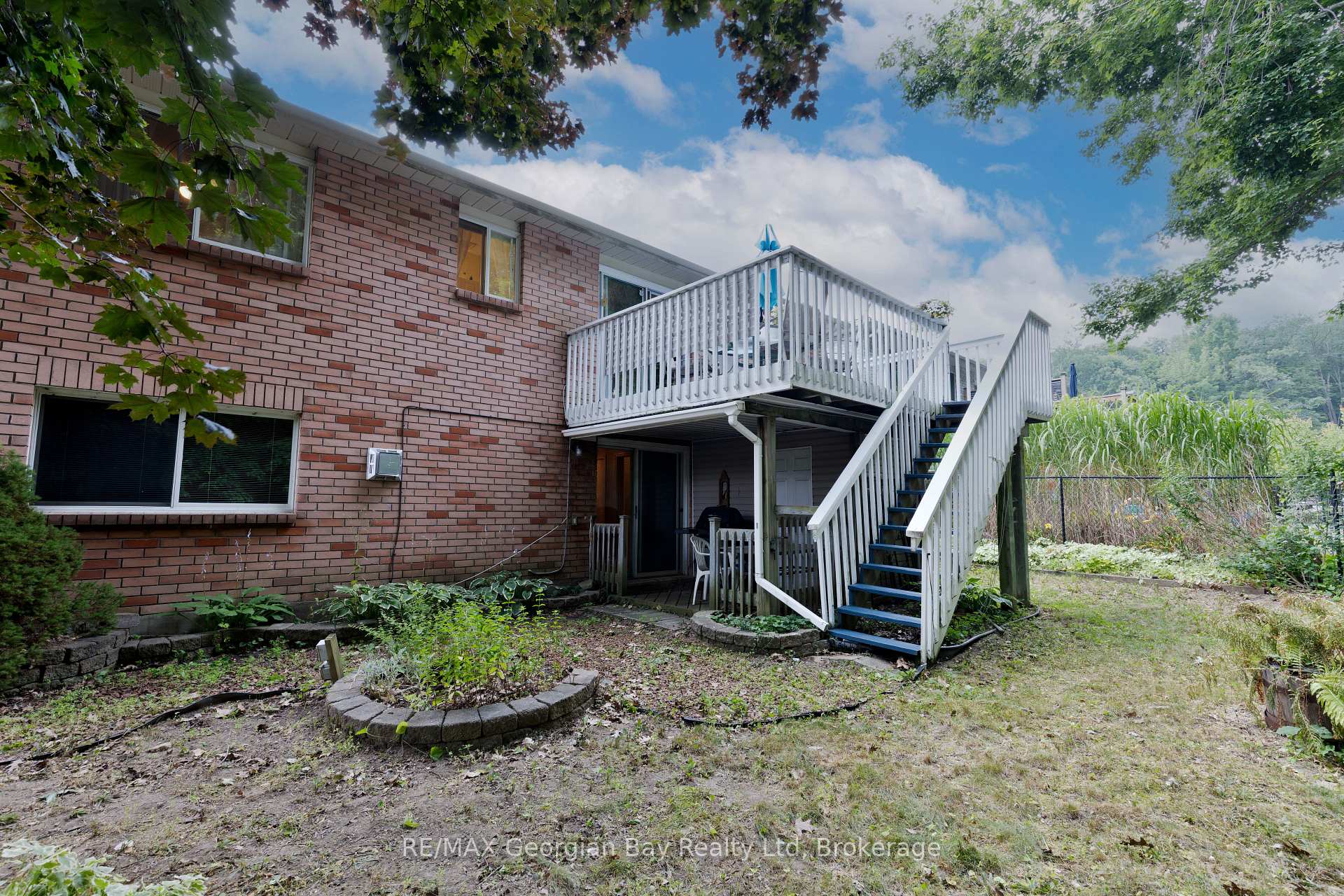 Photo 31 of 1057 Dina Crescent, Midland — HOMEH