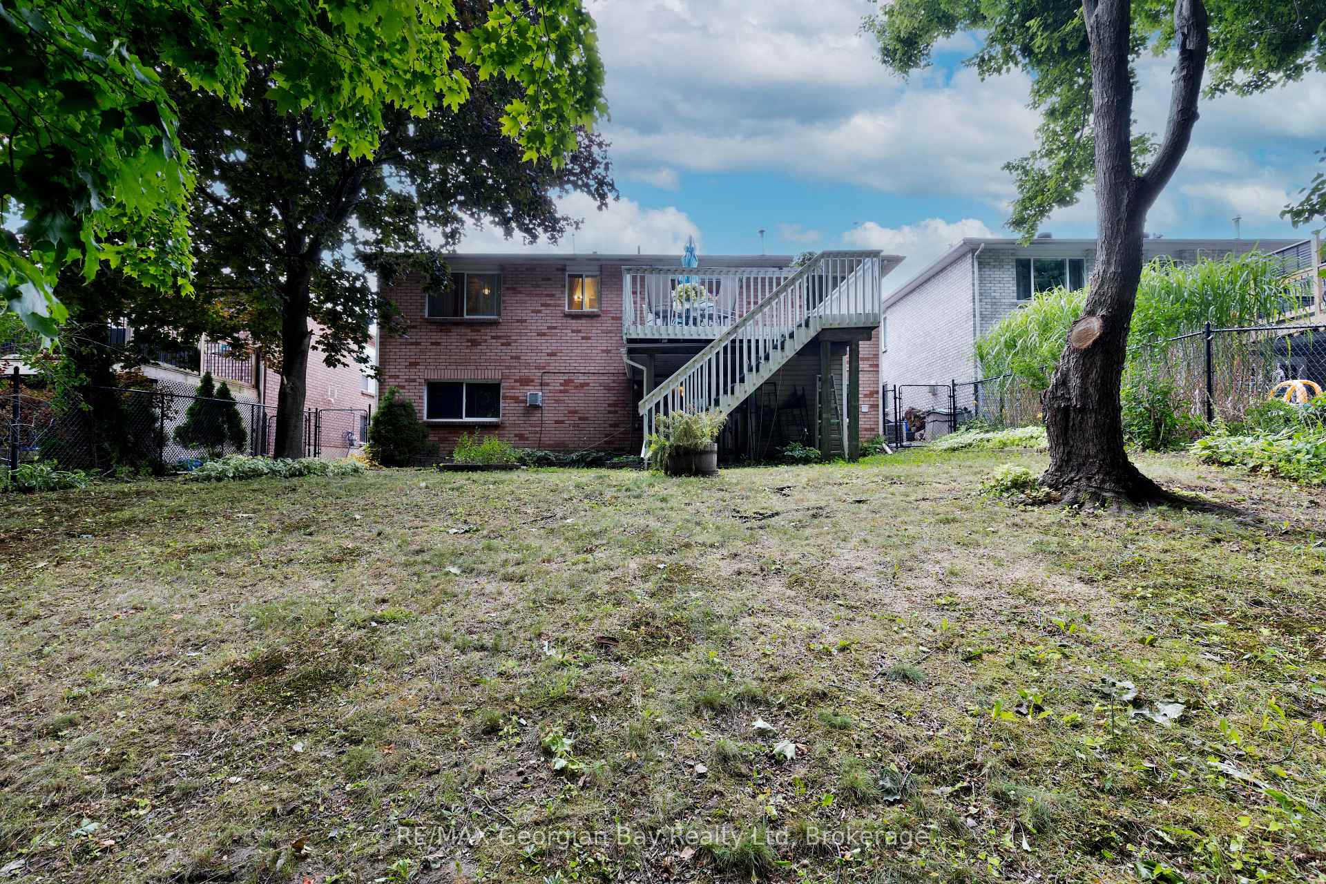Photo 32 of 1057 Dina Crescent, Midland — HOMEH
