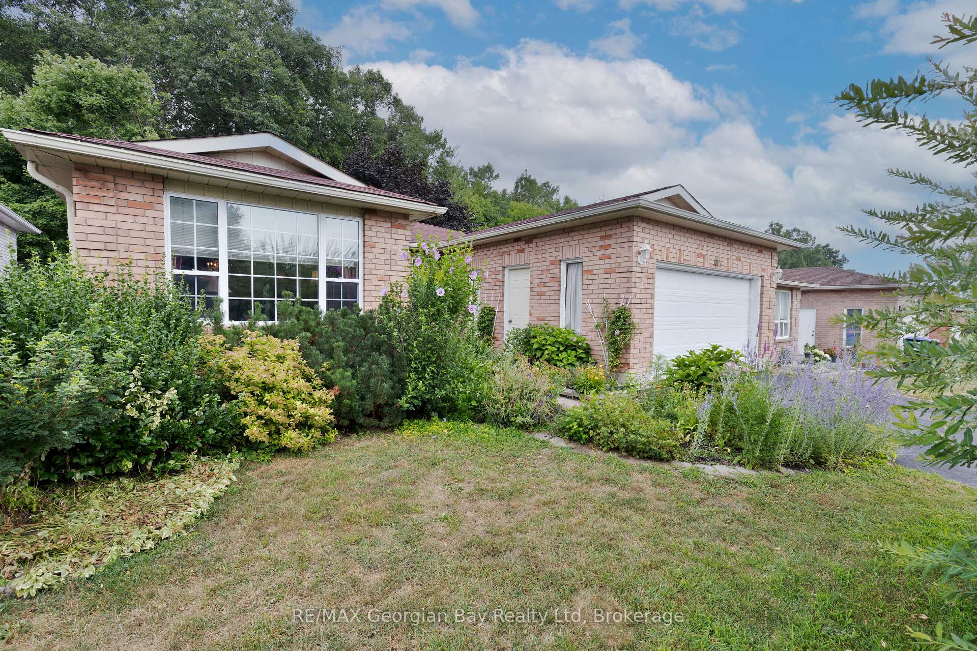Photo 35 of 1057 Dina Crescent, Midland — HOMEH