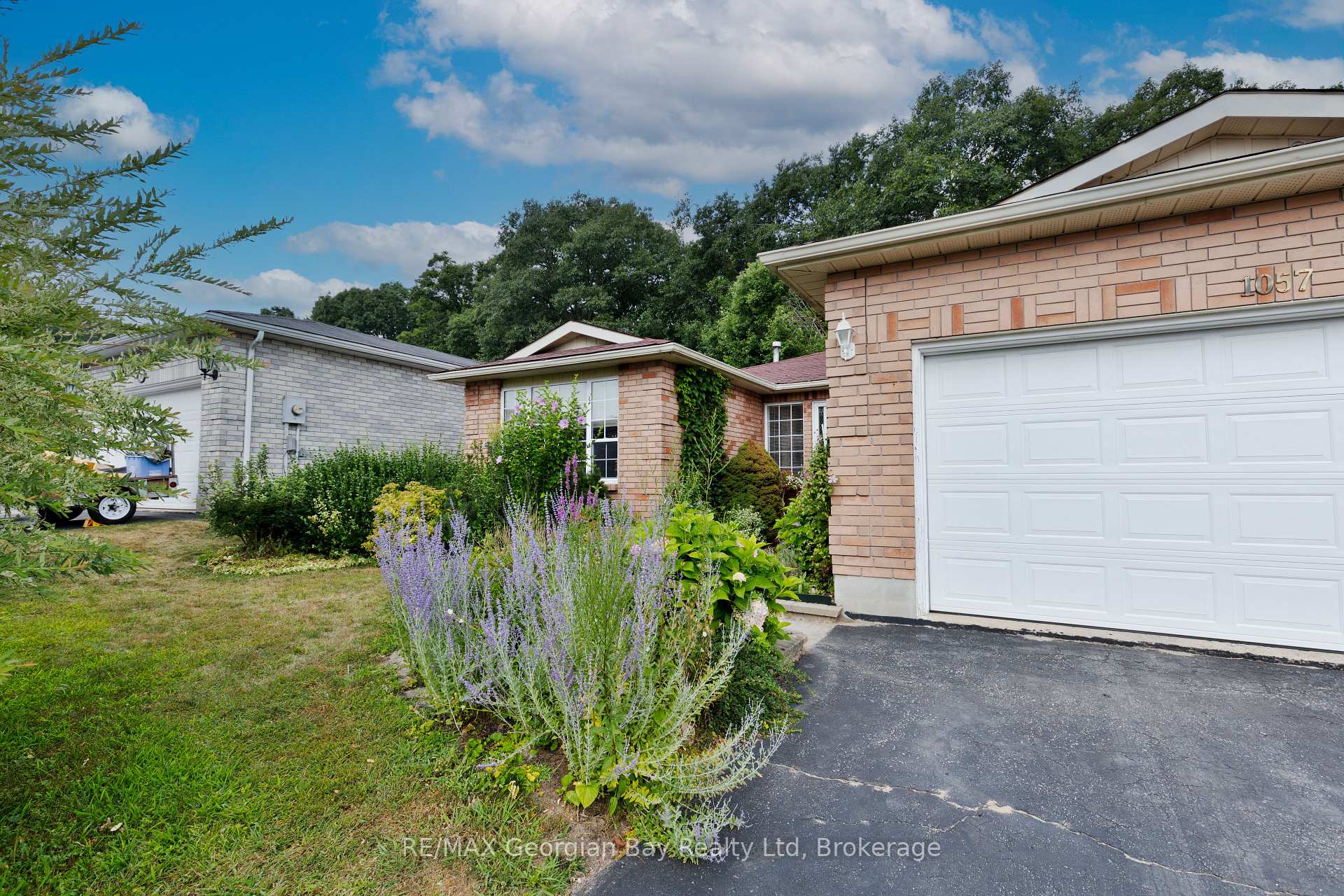 Photo 36 of 1057 Dina Crescent, Midland — HOMEH