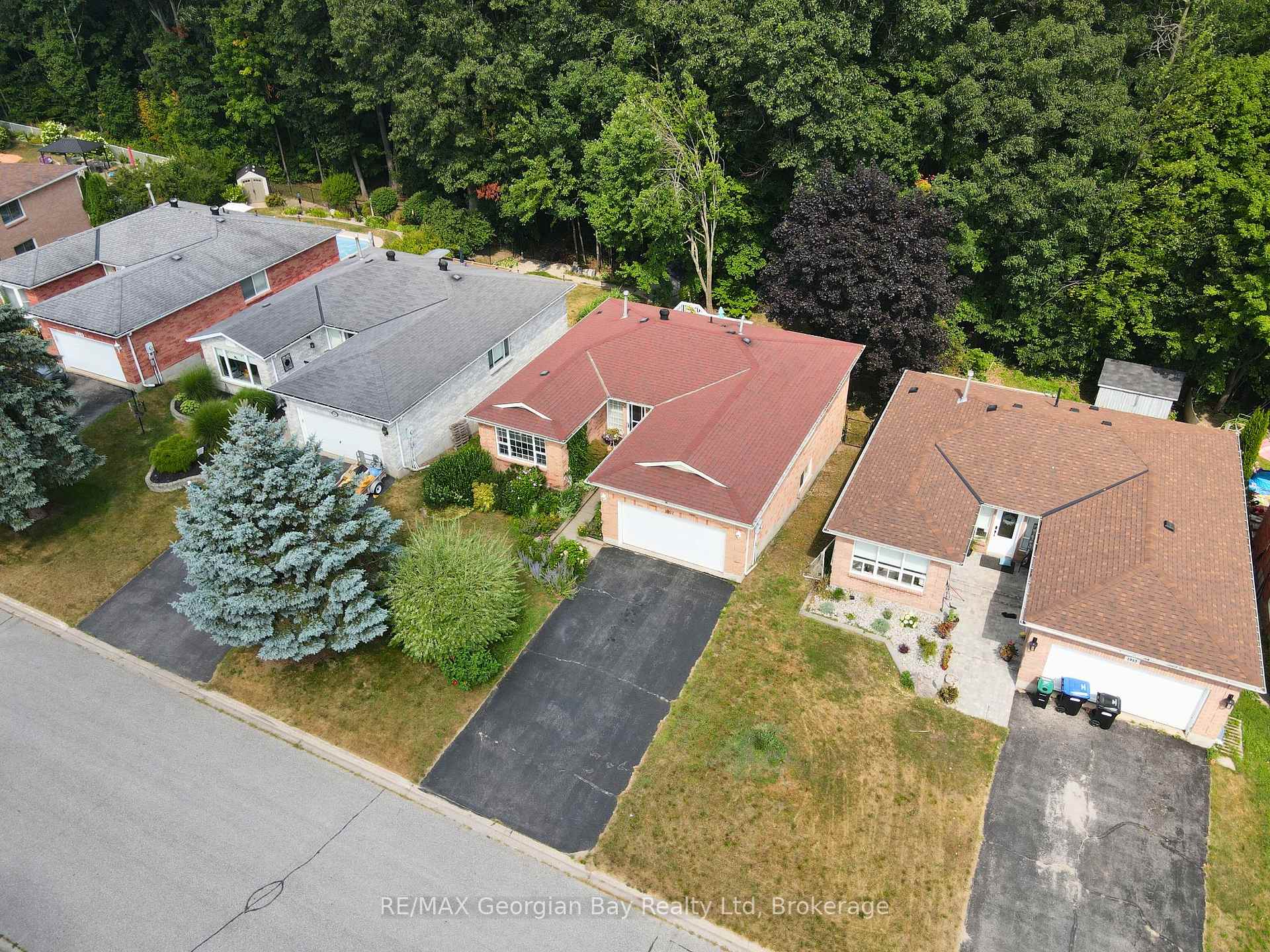 Photo 38 of 1057 Dina Crescent, Midland — HOMEH