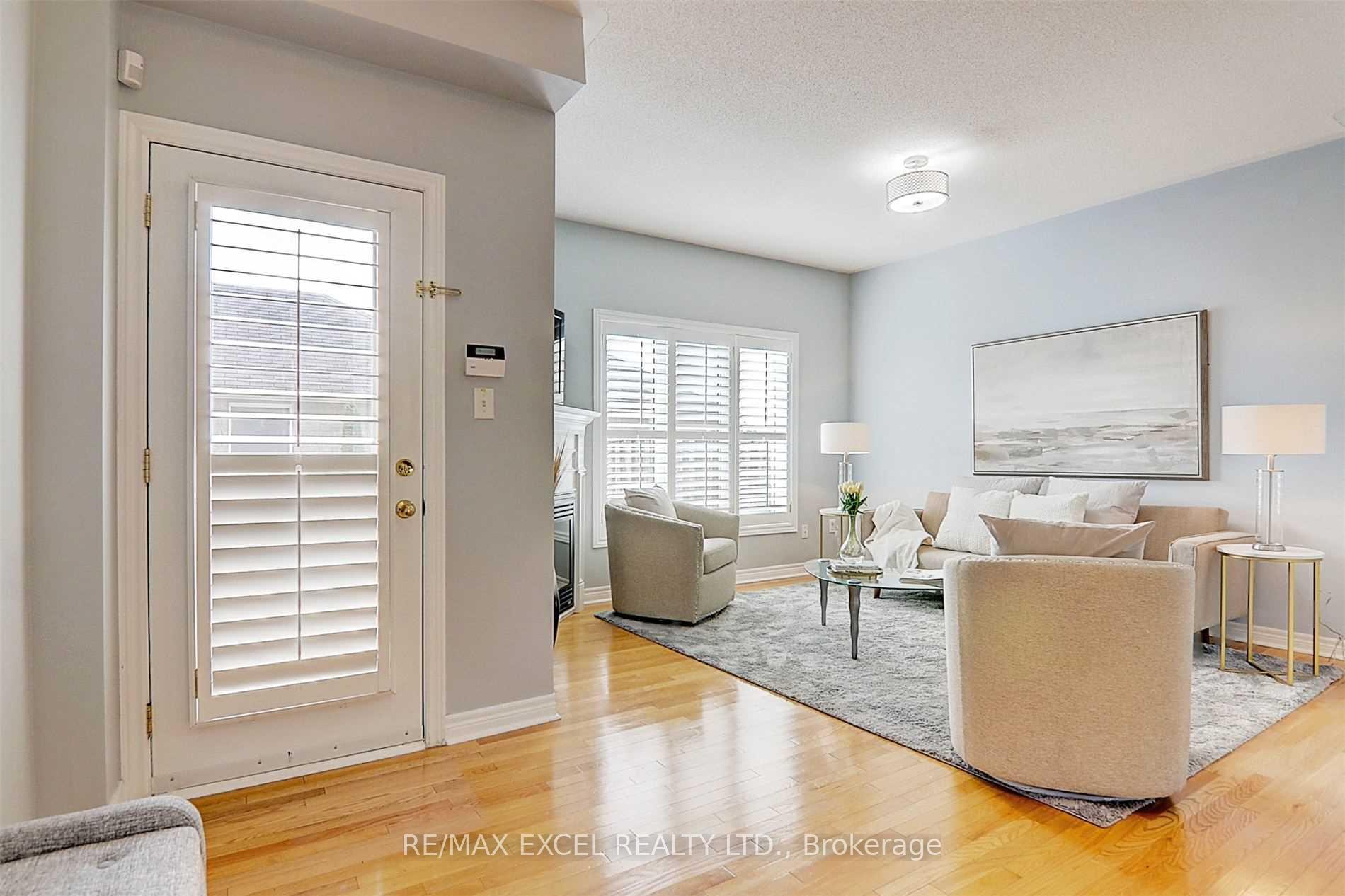 Photo 3 of 37 Olivia Drive, Markham, Berczy — HOMEH
