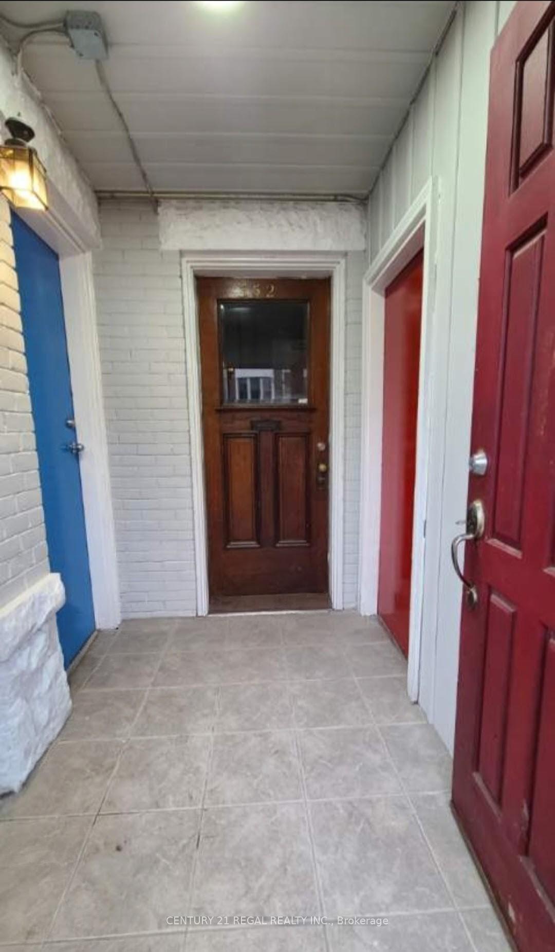 Photo 3 of Unit 2, 352 Barton Street E, Hamilton, Landsdale — HOMEH