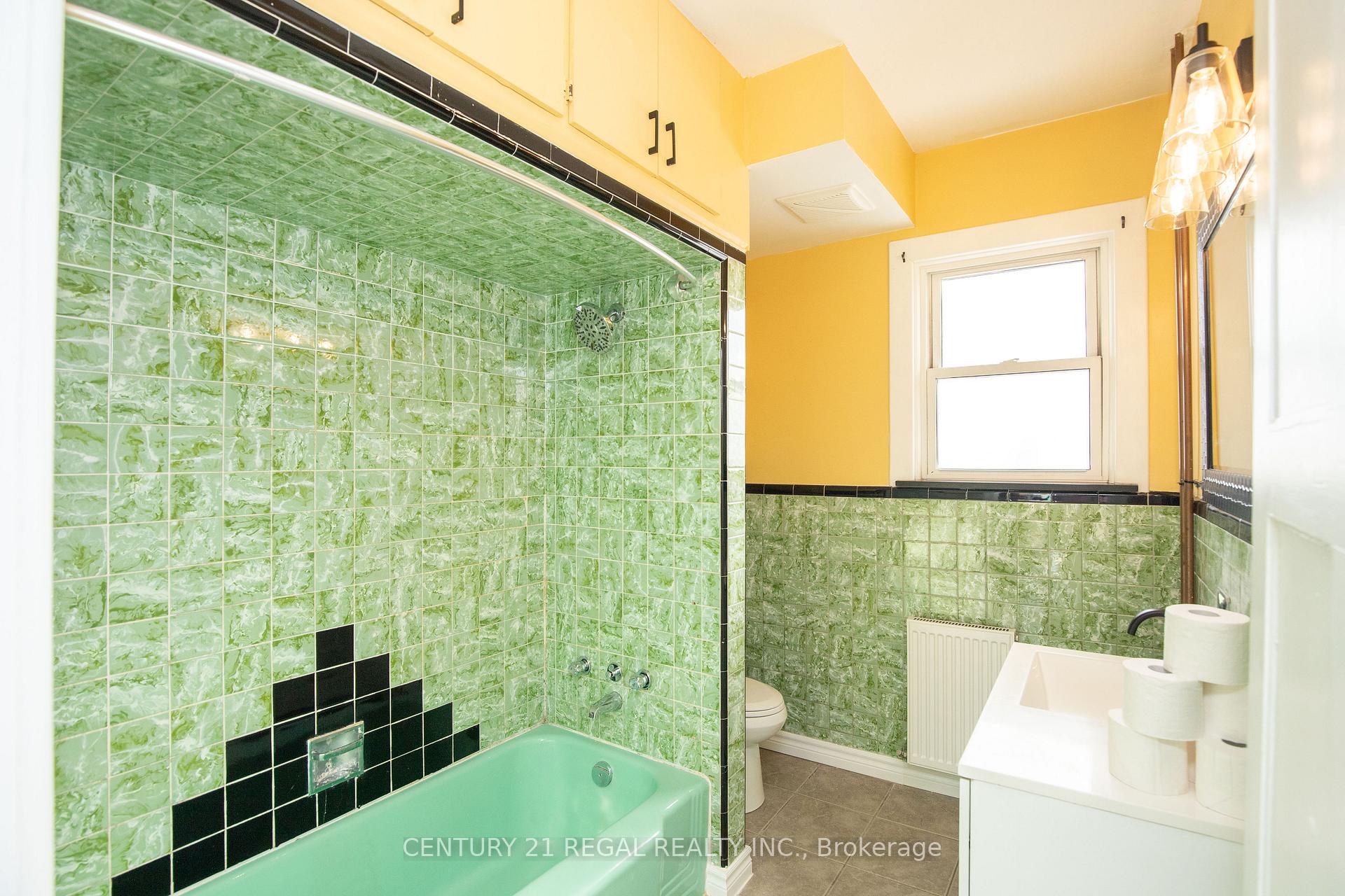 Photo 30 of Unit 2, 352 Barton Street E, Hamilton, Landsdale — HOMEH