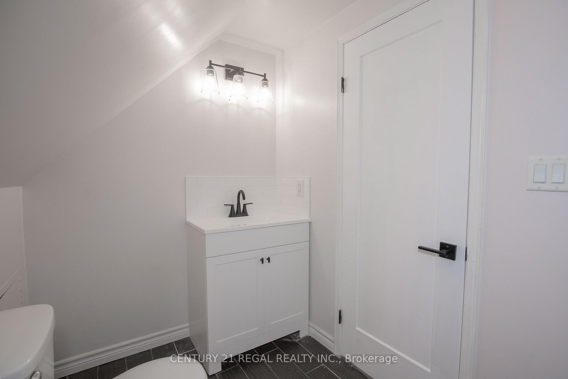 Photo 38 of Unit 2, 352 Barton Street E, Hamilton, Landsdale — HOMEH
