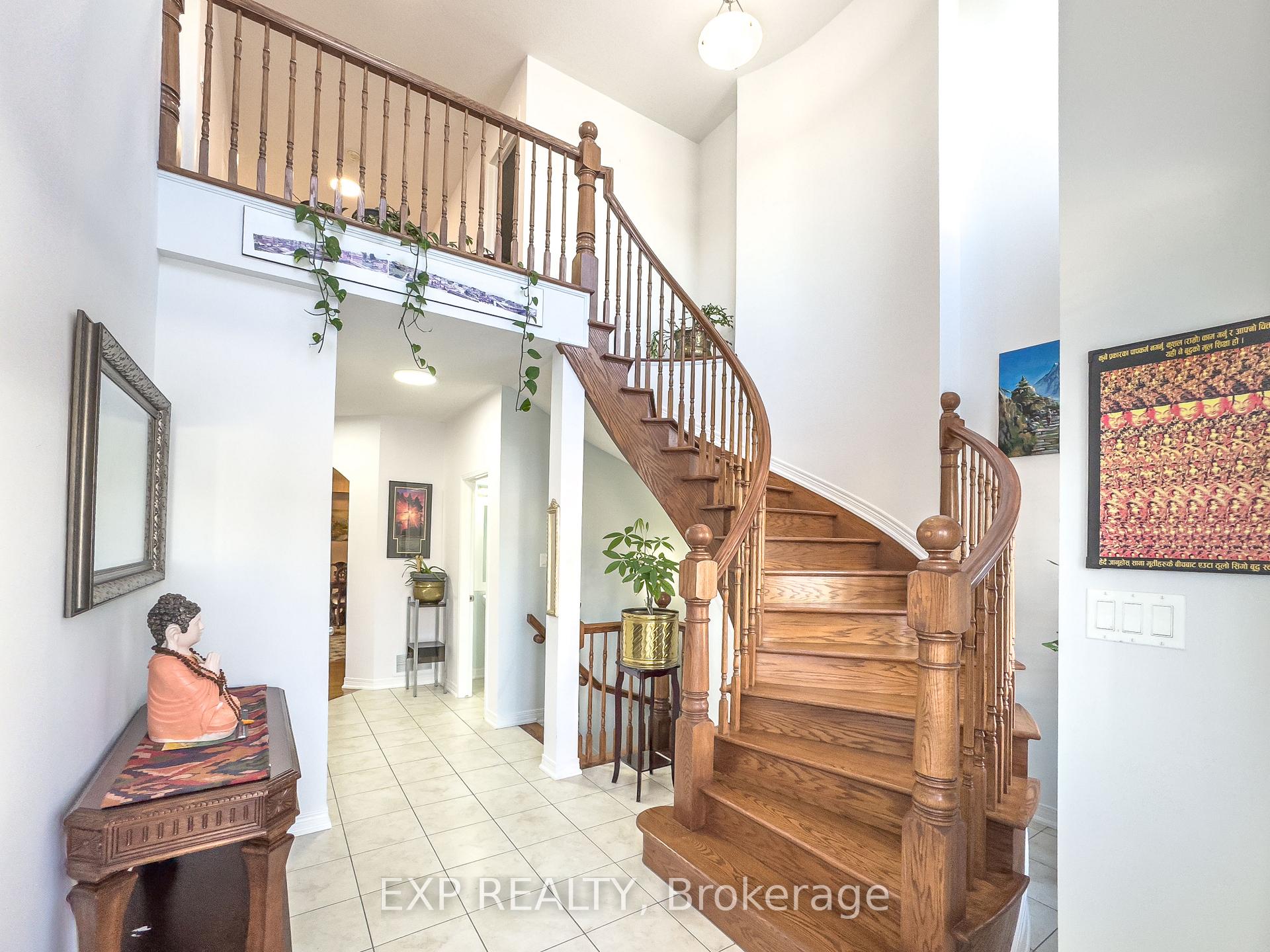 Photo 3 of 268 Madhu Crescent, Ottawa, Mooneys Bay — HOMEH