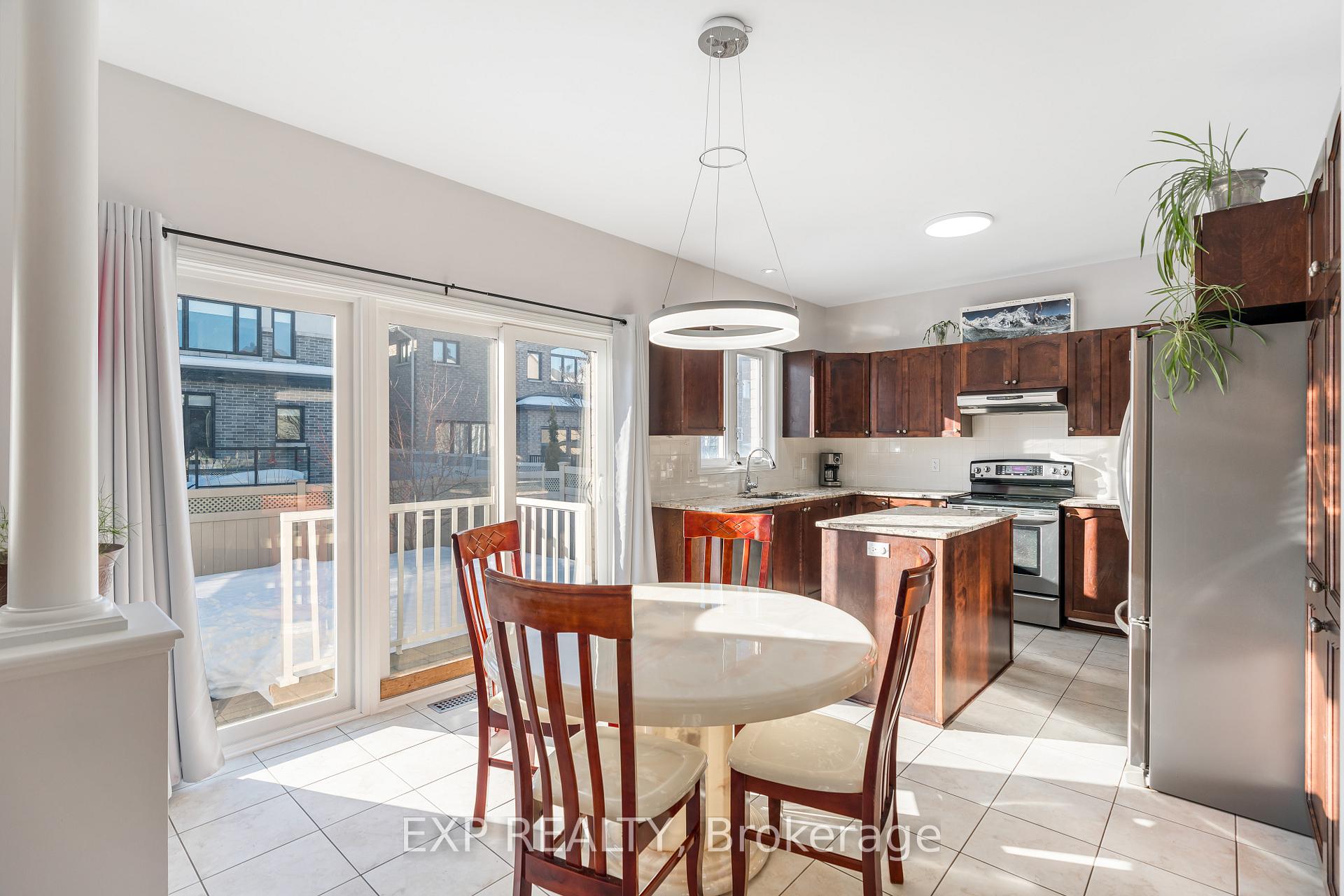 Photo 6 of 268 Madhu Crescent, Ottawa, Mooneys Bay — HOMEH