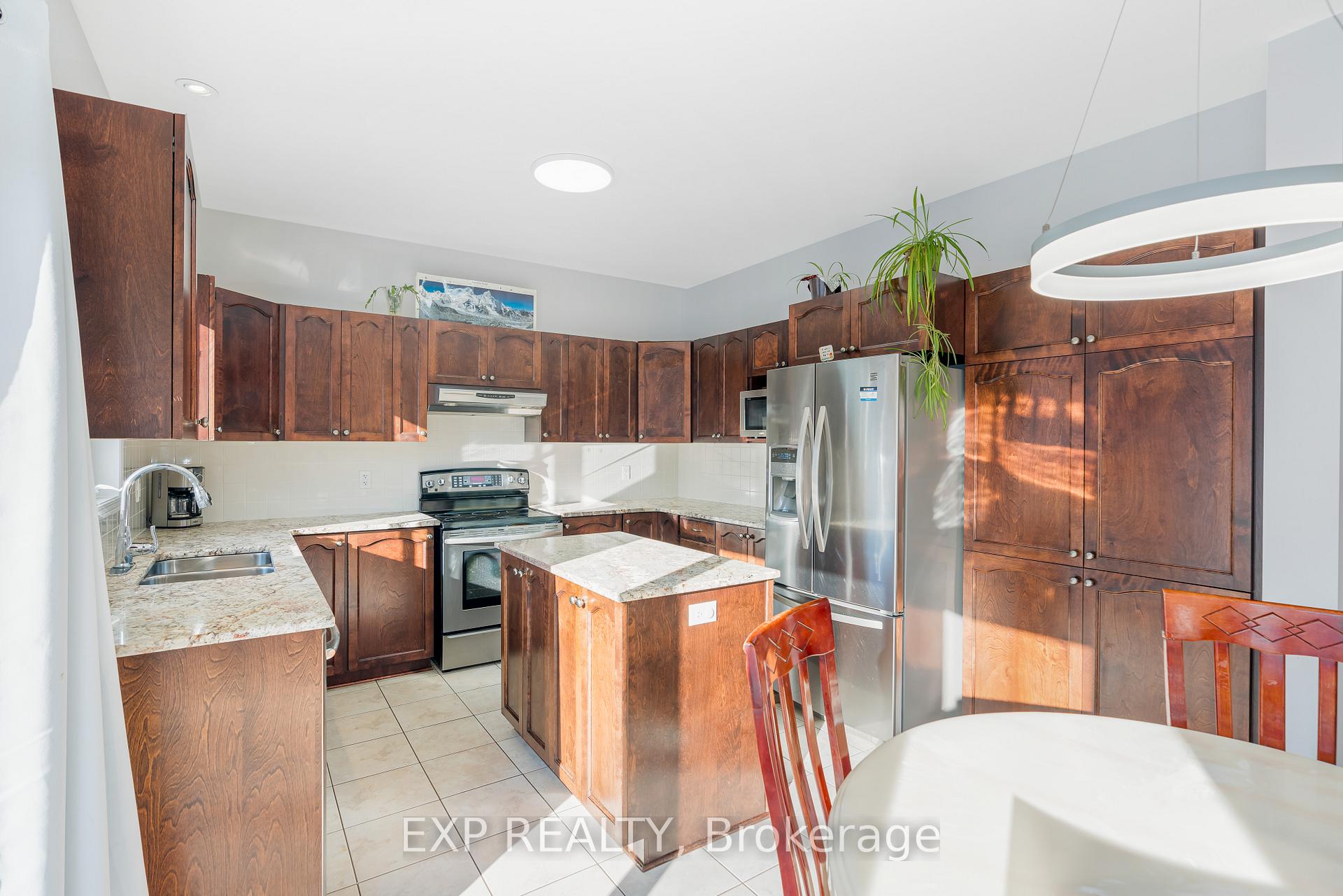 Photo 8 of 268 Madhu Crescent, Ottawa, Mooneys Bay — HOMEH