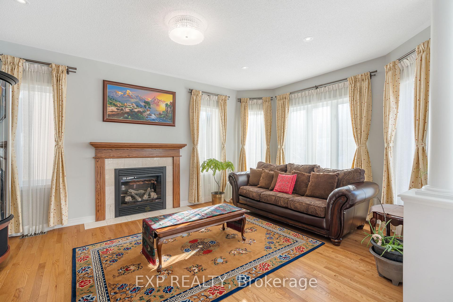 Photo 9 of 268 Madhu Crescent, Ottawa, Mooneys Bay — HOMEH