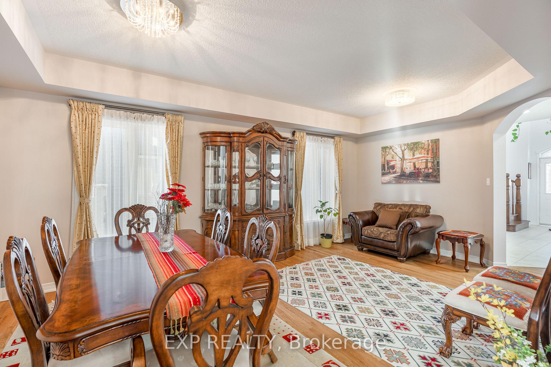 Photo 14 of 268 Madhu Crescent, Ottawa, Mooneys Bay — HOMEH