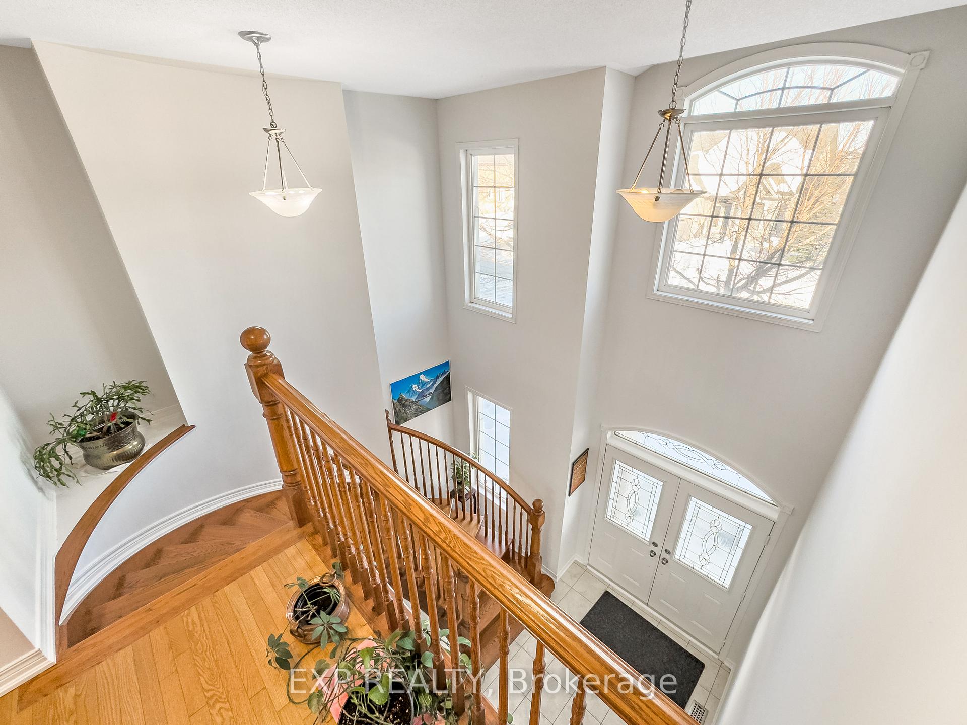 Photo 15 of 268 Madhu Crescent, Ottawa, Mooneys Bay — HOMEH