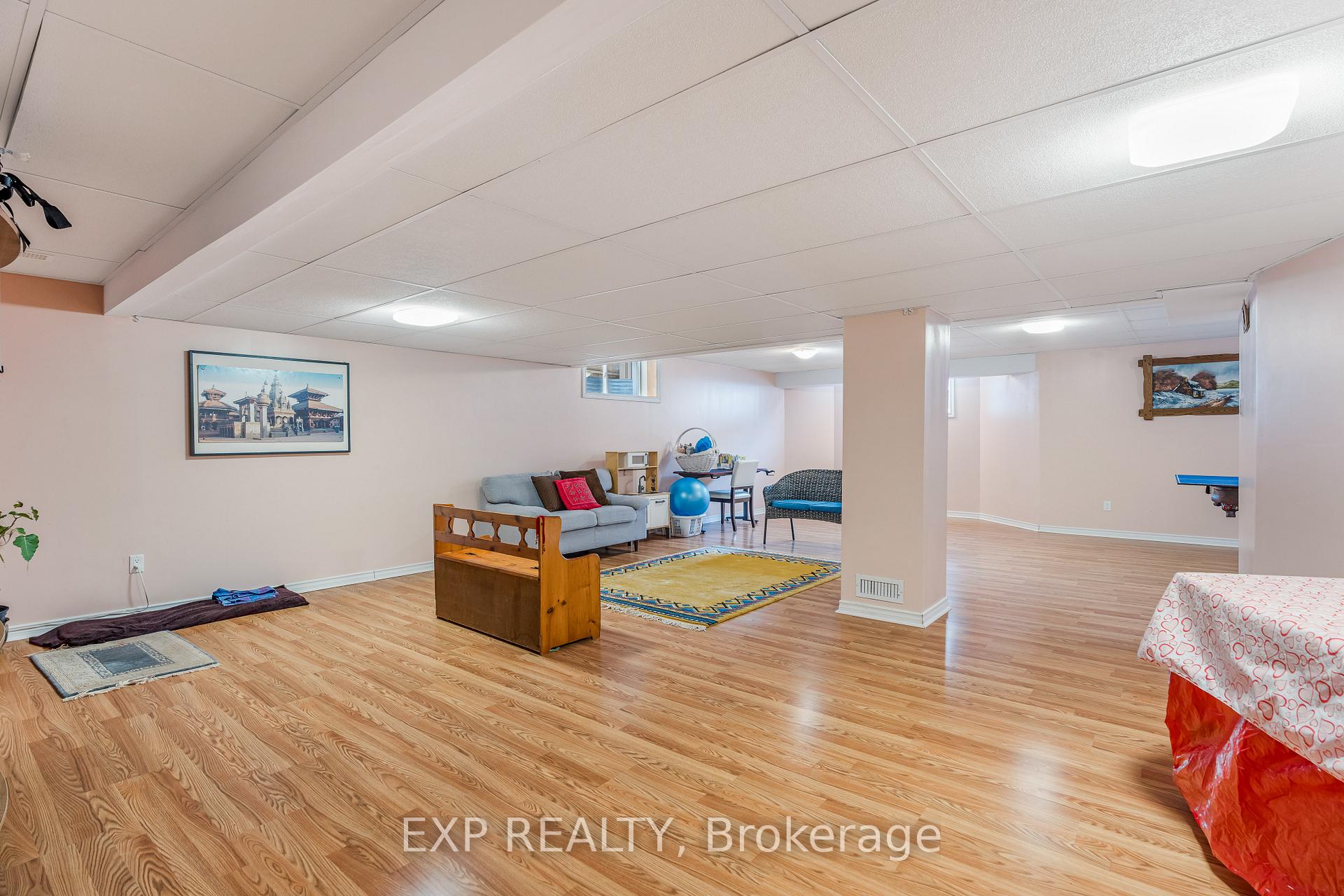 Photo 28 of 268 Madhu Crescent, Ottawa, Mooneys Bay — HOMEH