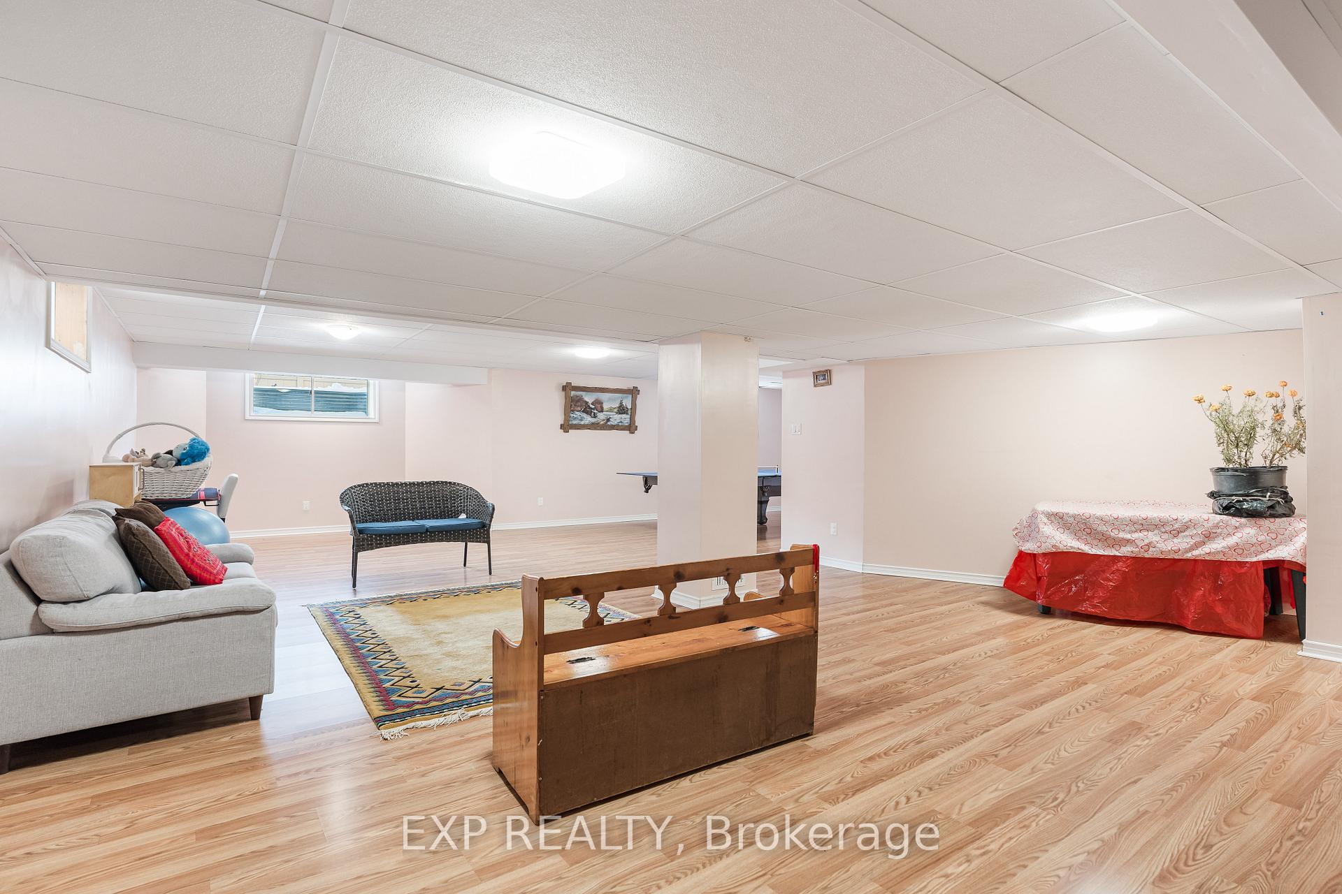 Photo 29 of 268 Madhu Crescent, Ottawa, Mooneys Bay — HOMEH