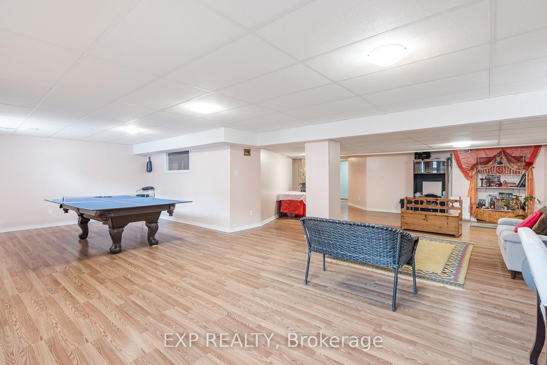 Photo 30 of 268 Madhu Crescent, Ottawa, Mooneys Bay — HOMEH