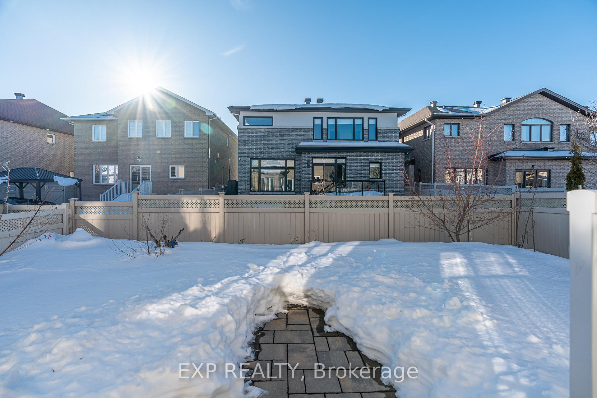 Photo 32 of 268 Madhu Crescent, Ottawa, Mooneys Bay — HOMEH