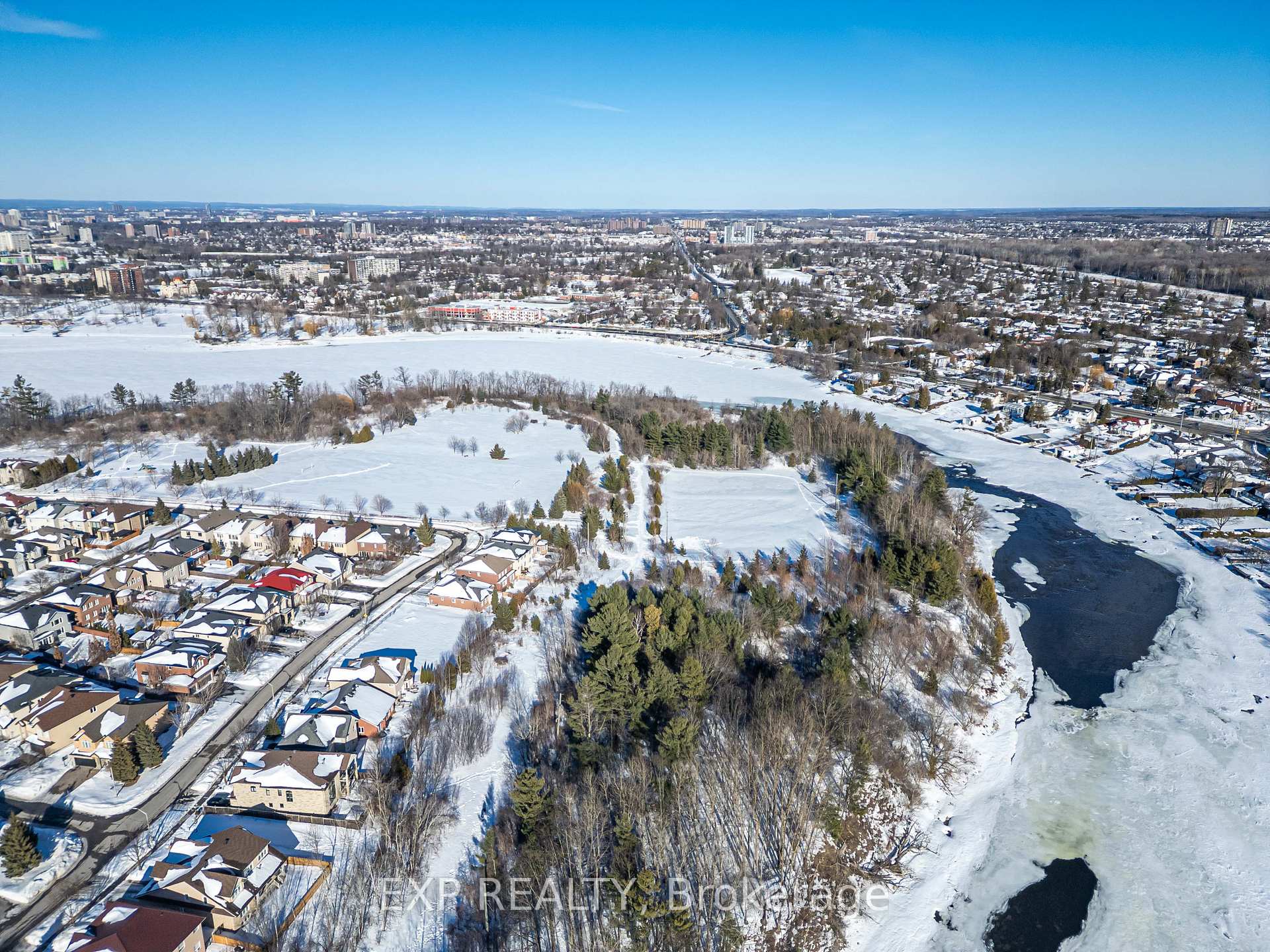 Photo 34 of 268 Madhu Crescent, Ottawa, Mooneys Bay — HOMEH