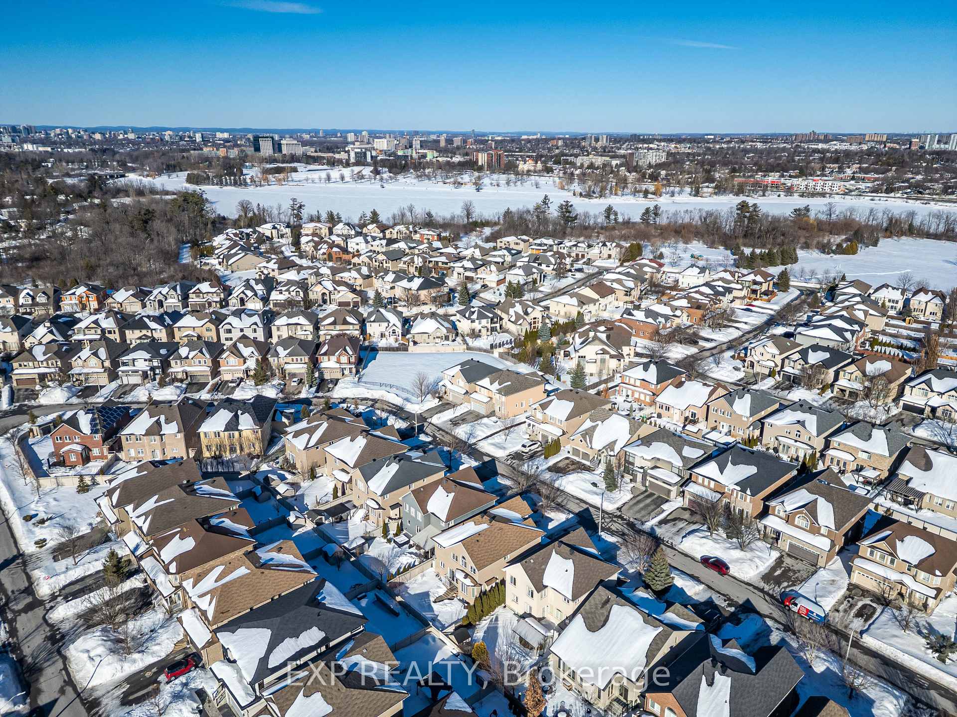 Photo 35 of 268 Madhu Crescent, Ottawa, Mooneys Bay — HOMEH