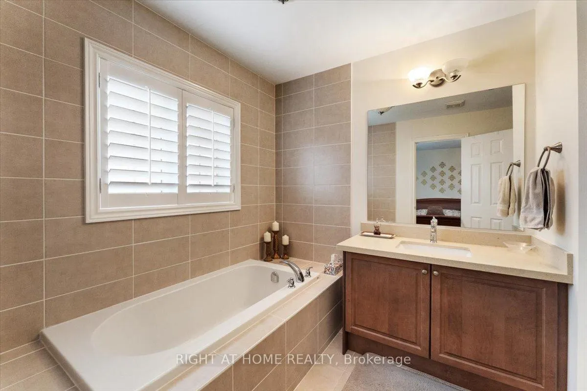 Photo 48 of 3229 Stoney Crescent N, Mississauga, Churchill Meadows — HOMEH
