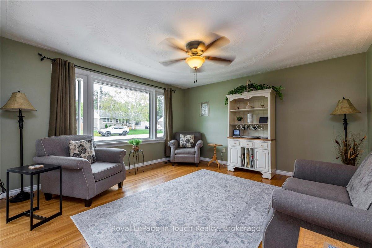 Photo 4 of 296 John Street, Midland — HOMEH