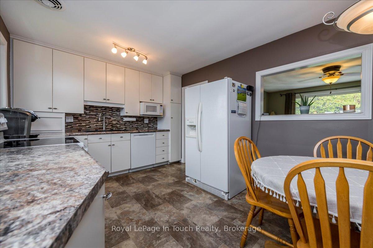Photo 8 of 296 John Street, Midland — HOMEH