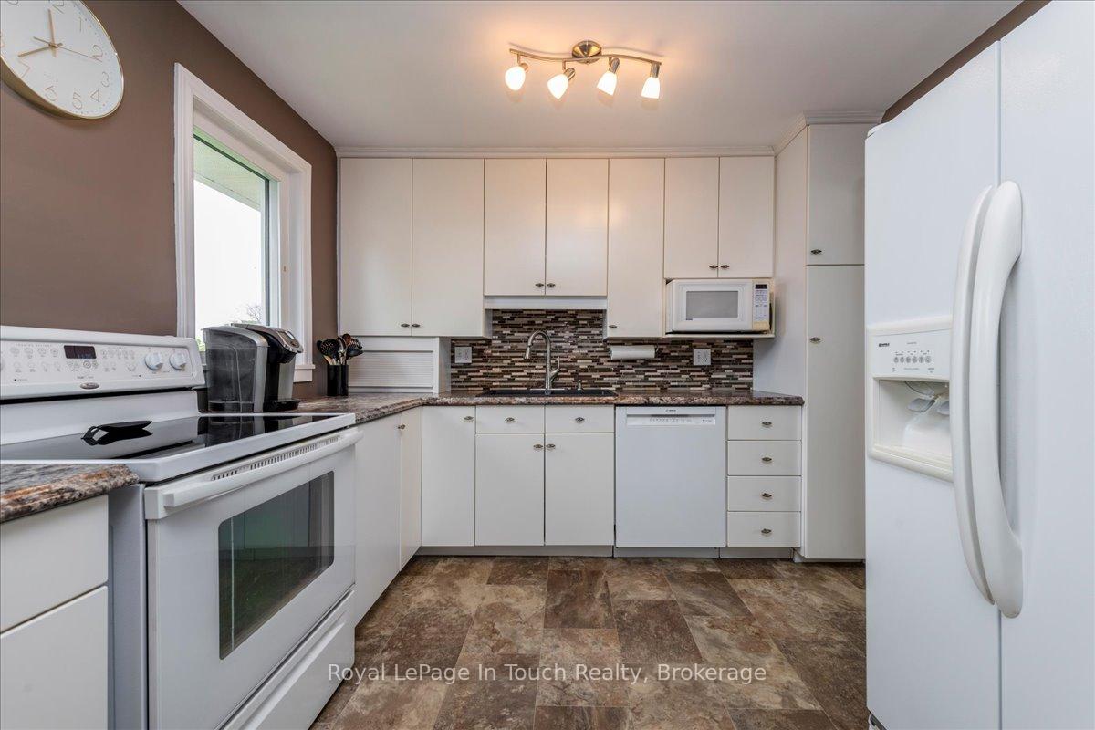 Photo 9 of 296 John Street, Midland — HOMEH
