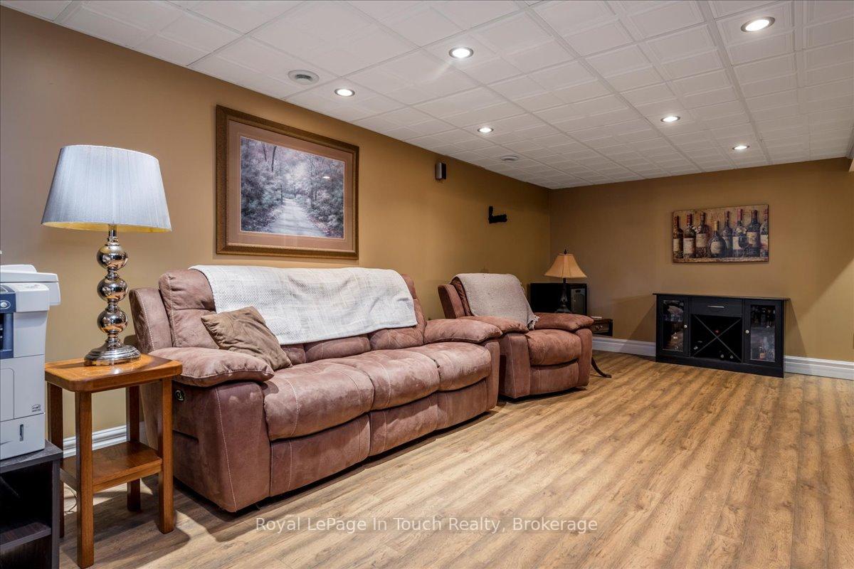 Photo 18 of 296 John Street, Midland — HOMEH
