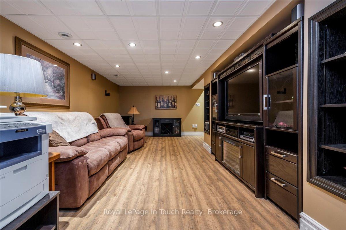 Photo 19 of 296 John Street, Midland — HOMEH