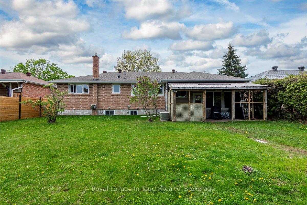 Photo 29 of 296 John Street, Midland — HOMEH