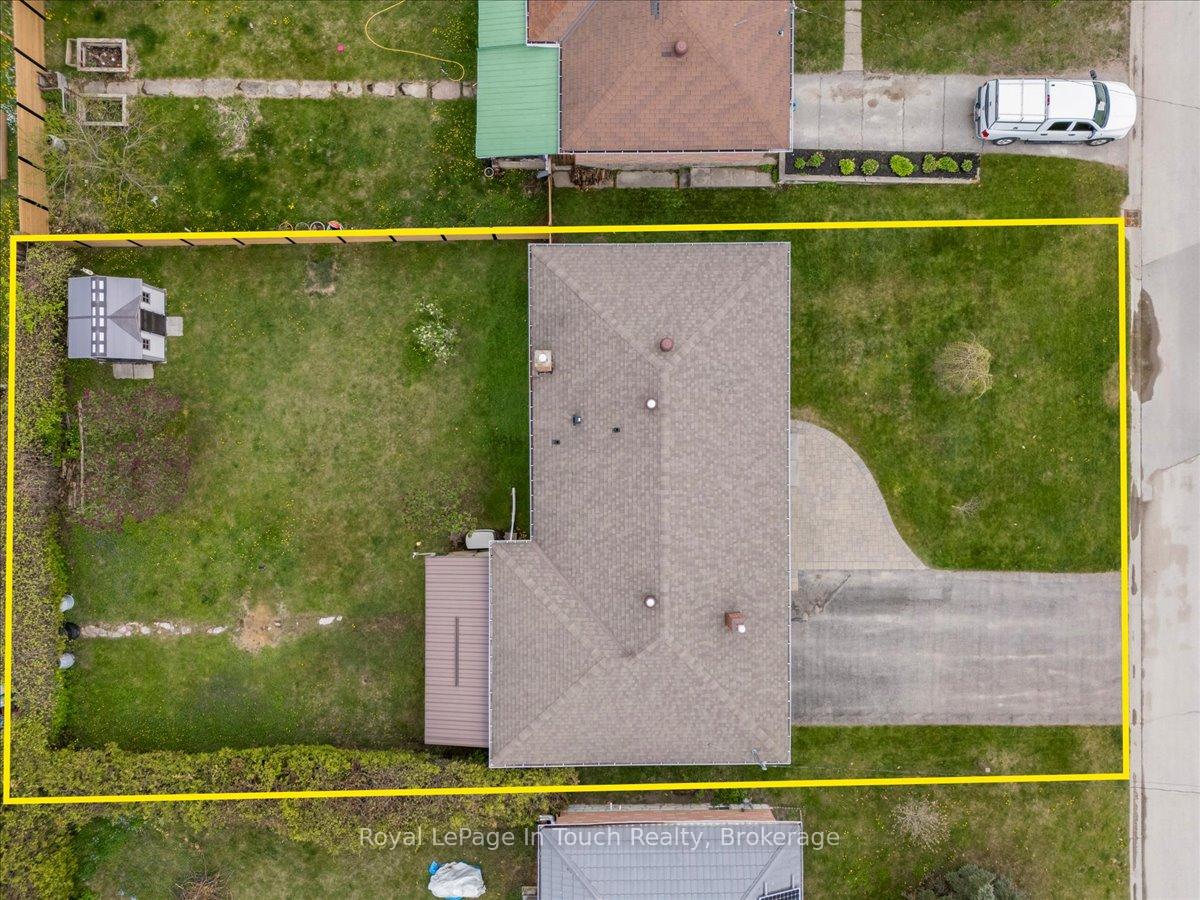 Photo 31 of 296 John Street, Midland — HOMEH